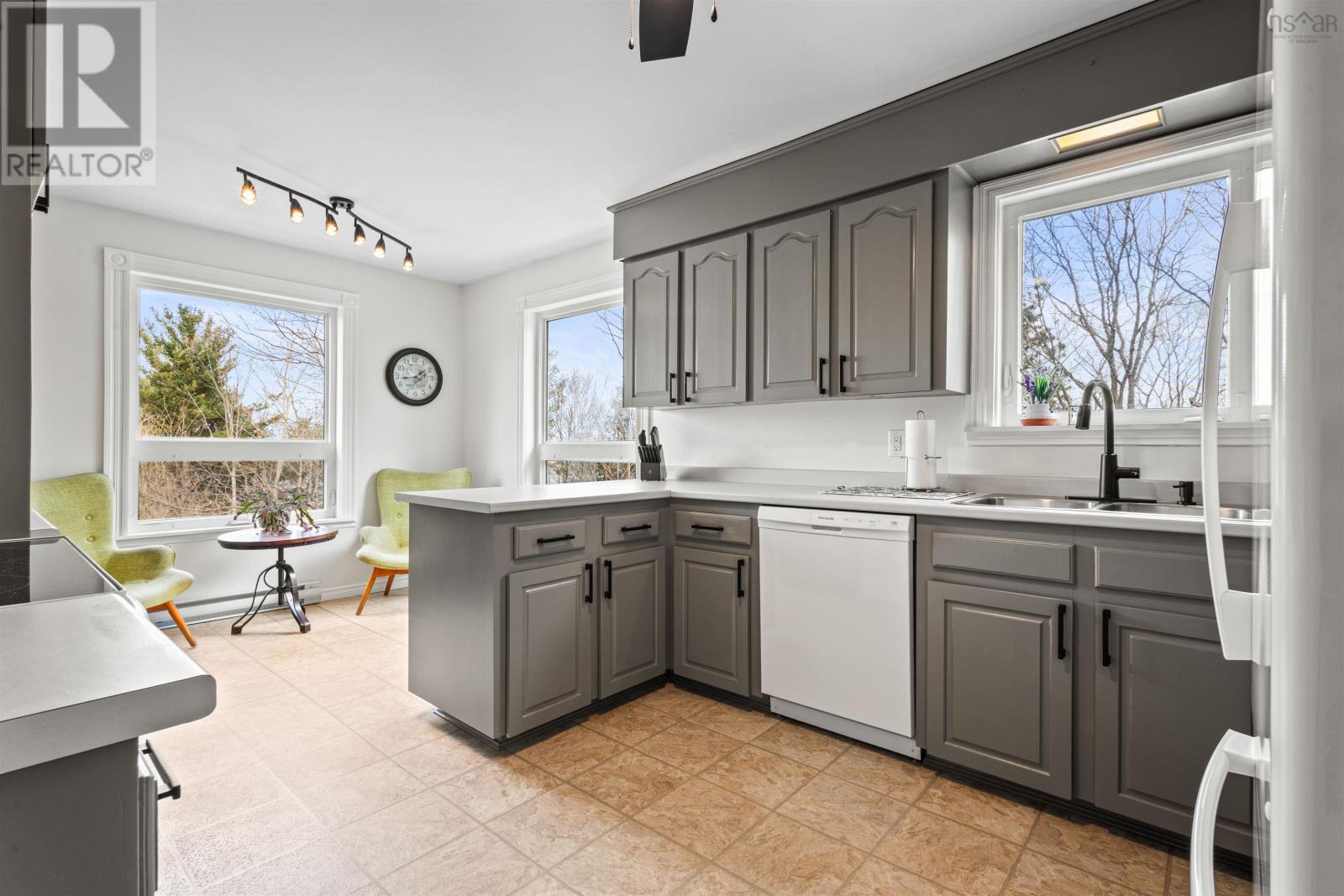 25 Greg Avenue, New Minas, Nova Scotia  B4N 4N7 - Photo 12 - 202505463