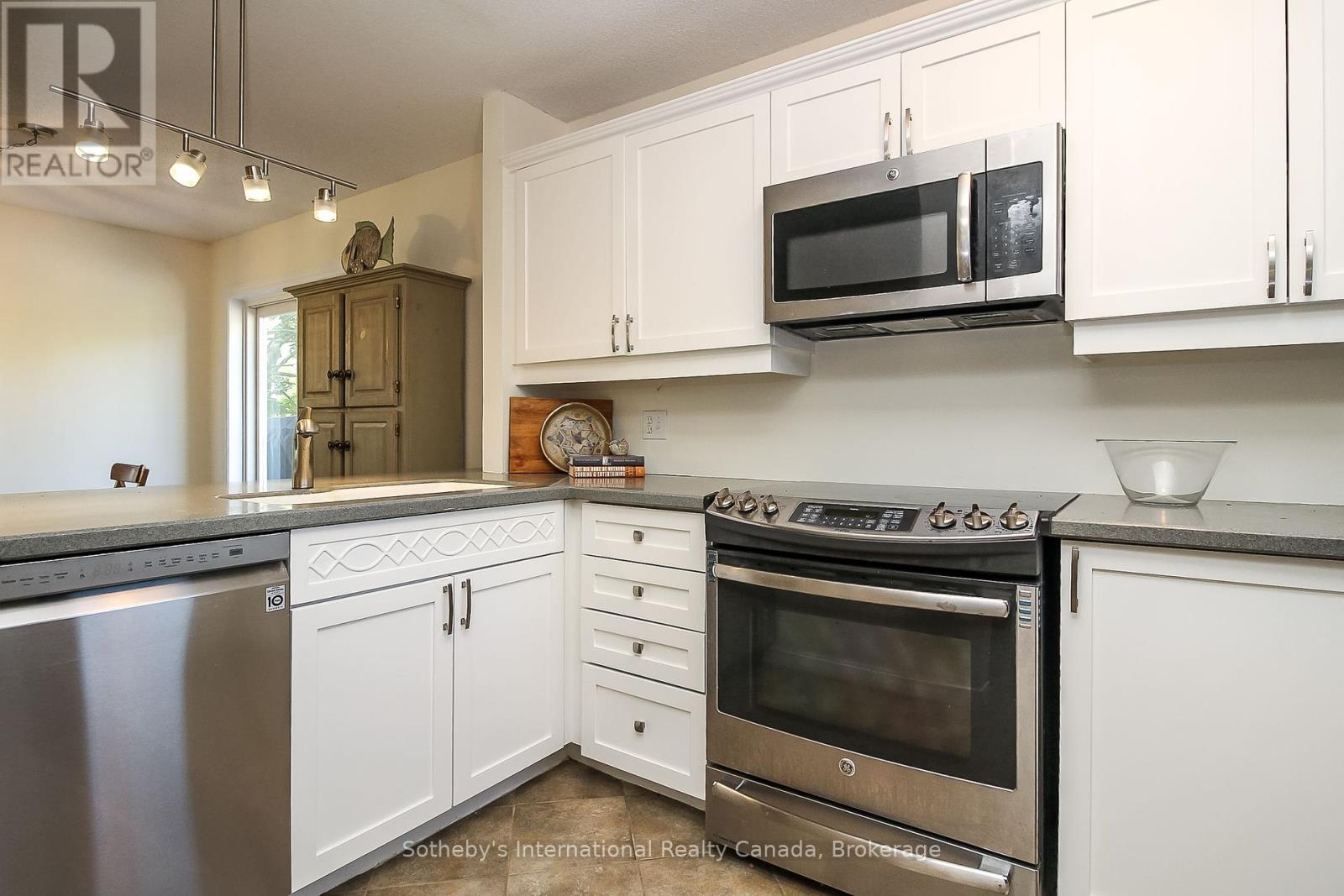 Property at 771 JOHNSTON PARK AVENUE image 5