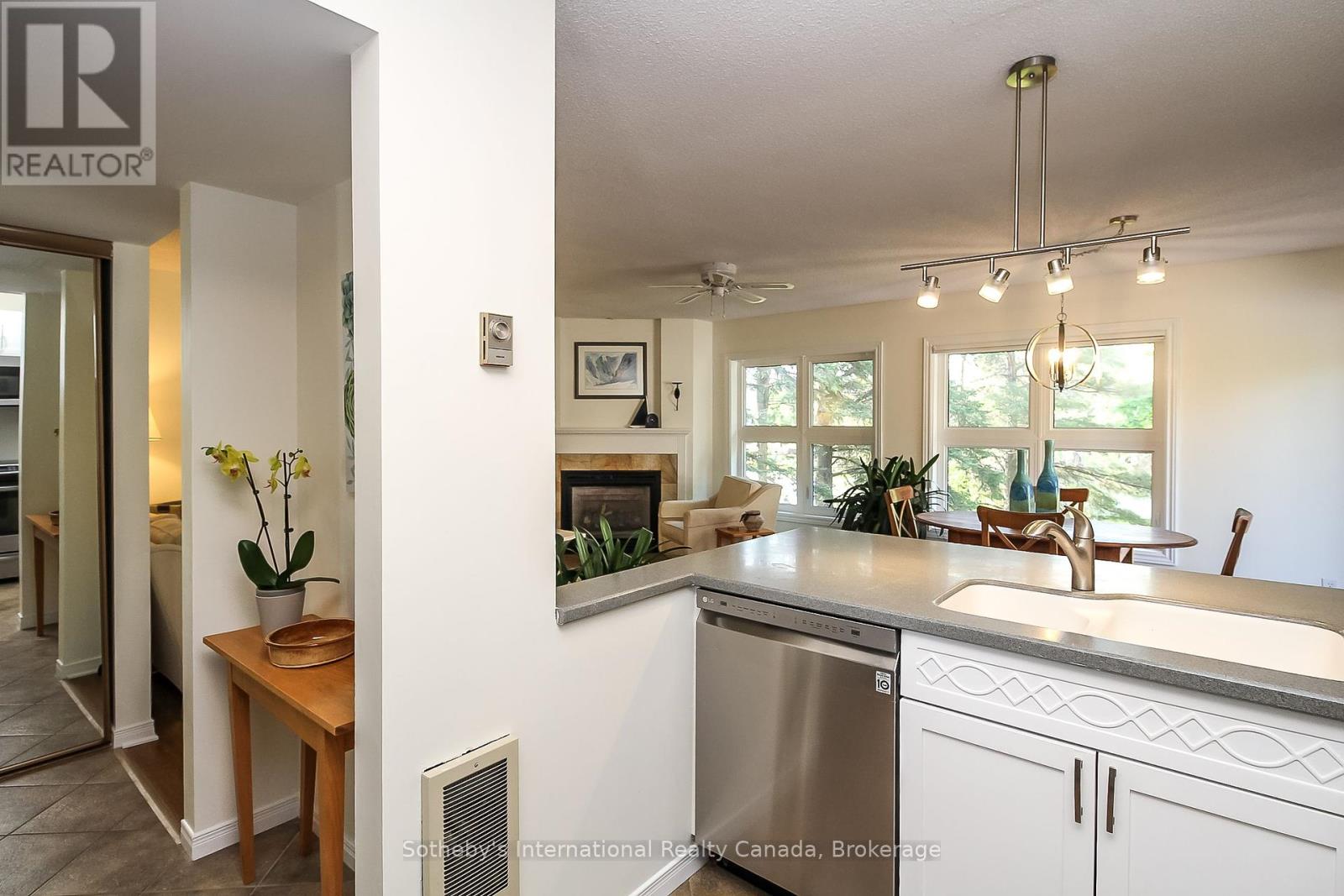 771 Johnston Park Avenue, Collingwood, Ontario  L9Y 5C7 - Photo 6 - S12033497