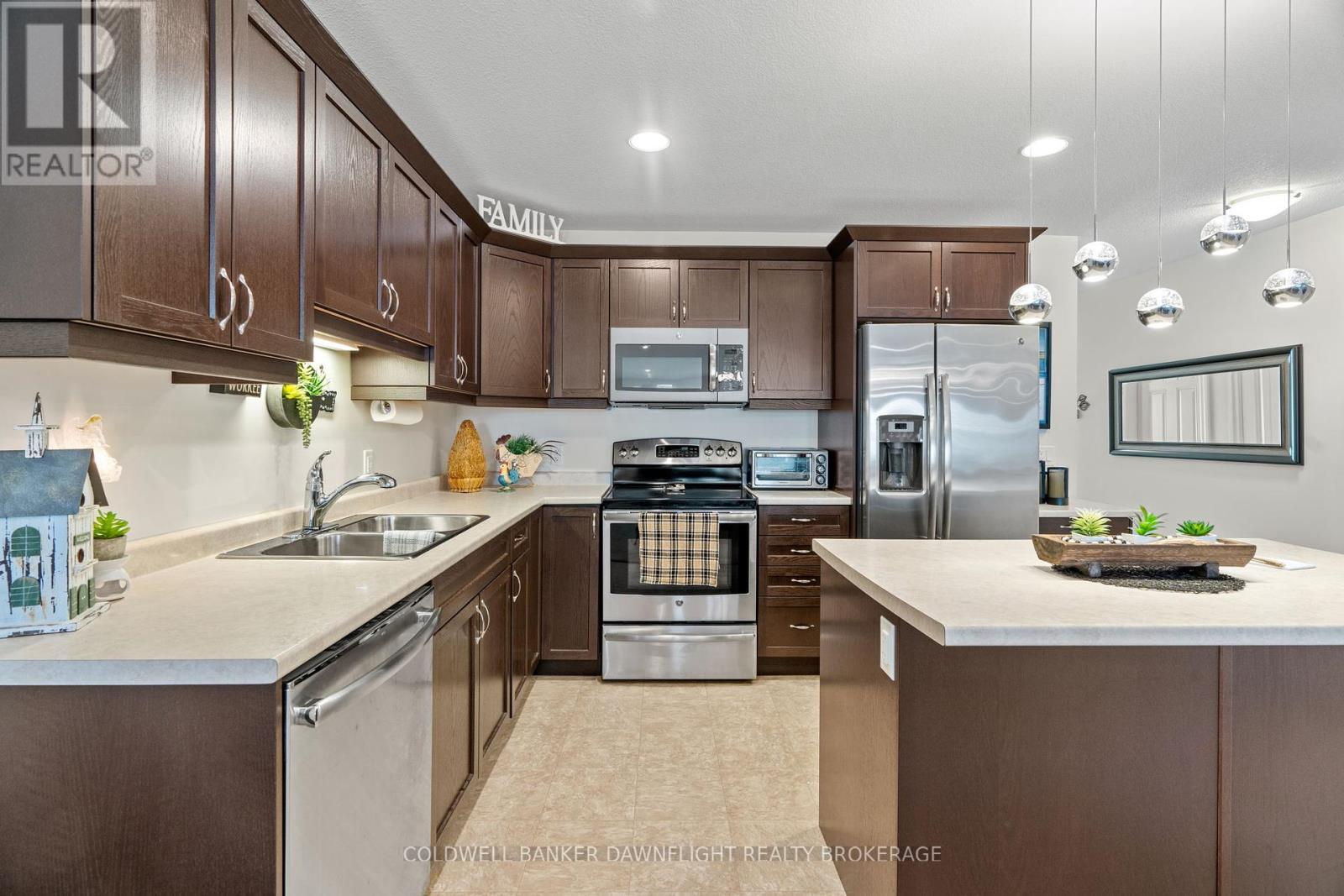 Photo 9 of 37 for 89 Redford Drive
