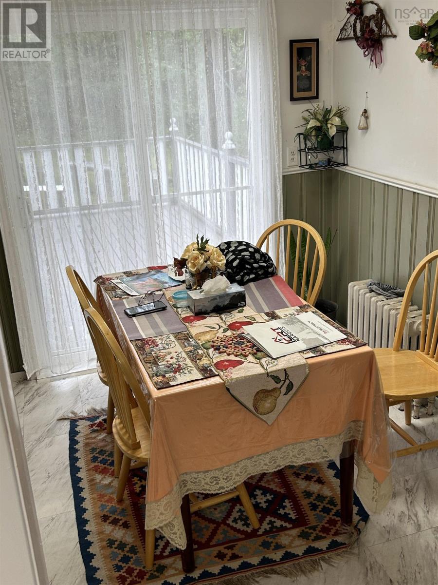 1056 George Street, Sydney, Nova Scotia  B1P 1M8 - Photo 5 - 202505471