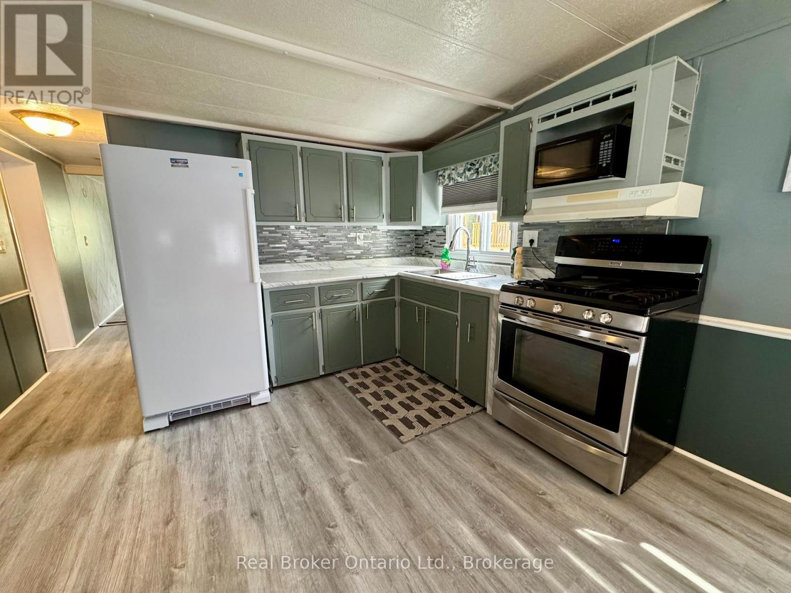 159 - 580 Beaver Creek Road, Waterloo, Ontario  N2J 3Z4 - Photo 8 - X12033555