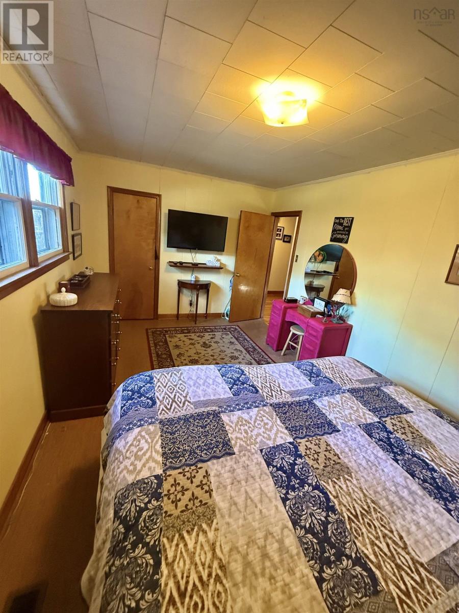 13 Pine Street, Bridgewater, Nova Scotia  B4V 1X4 - Photo 13 - 202505474