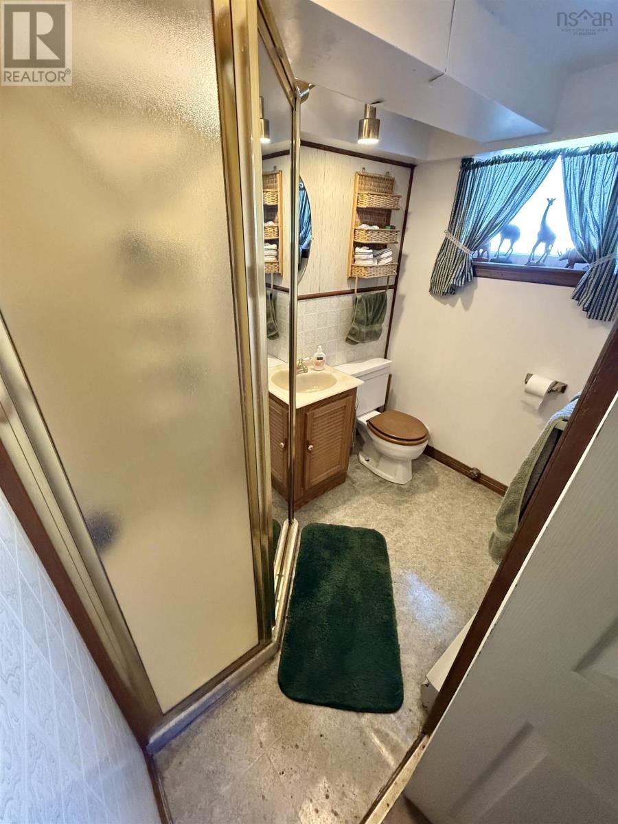 13 Pine Street, Bridgewater, Nova Scotia  B4V 1X4 - Photo 23 - 202505474