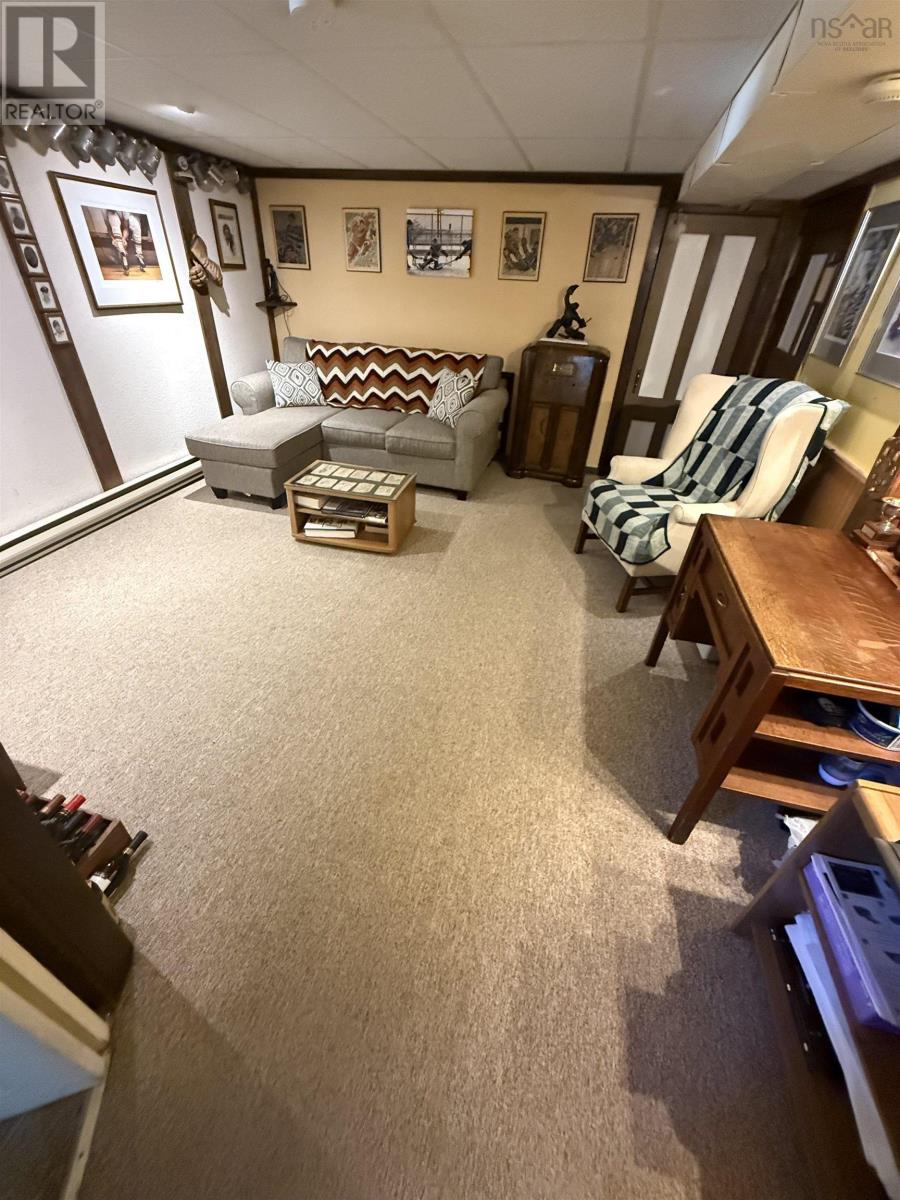 13 Pine Street, Bridgewater, Nova Scotia  B4V 1X4 - Photo 25 - 202505474