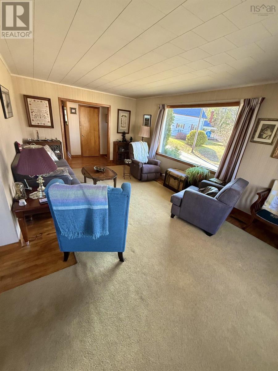 13 Pine Street, Bridgewater, Nova Scotia  B4V 1X4 - Photo 8 - 202505474