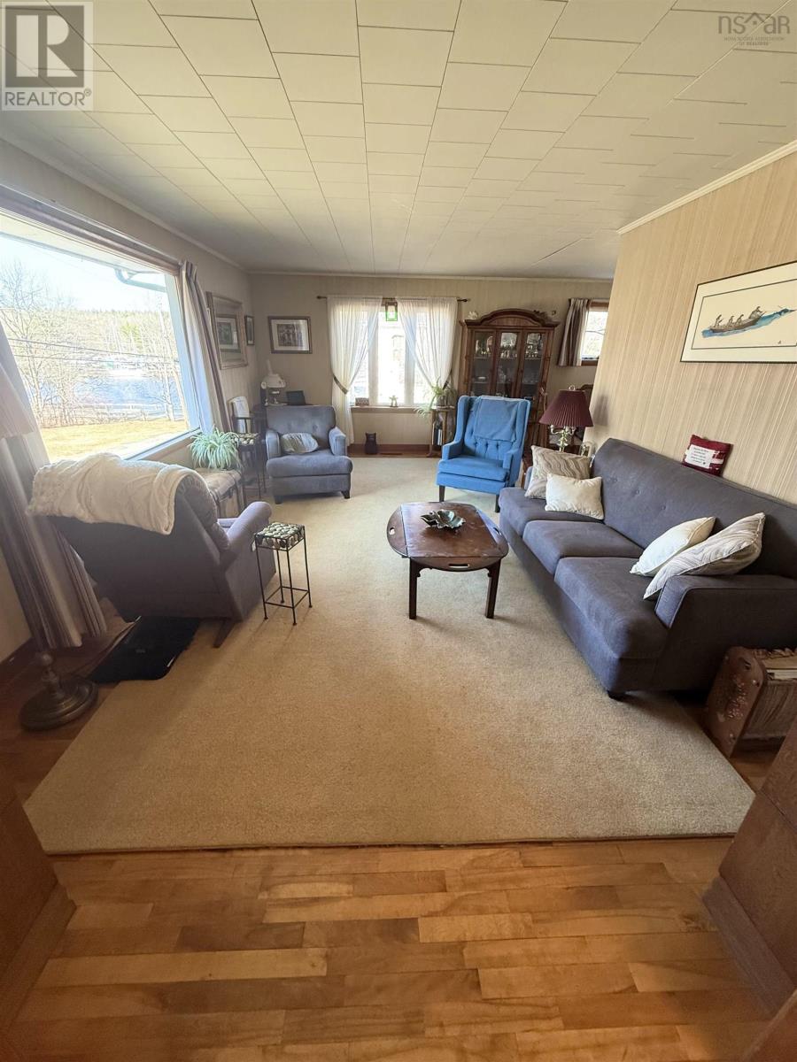 13 Pine Street, Bridgewater, Nova Scotia  B4V 1X4 - Photo 9 - 202505474