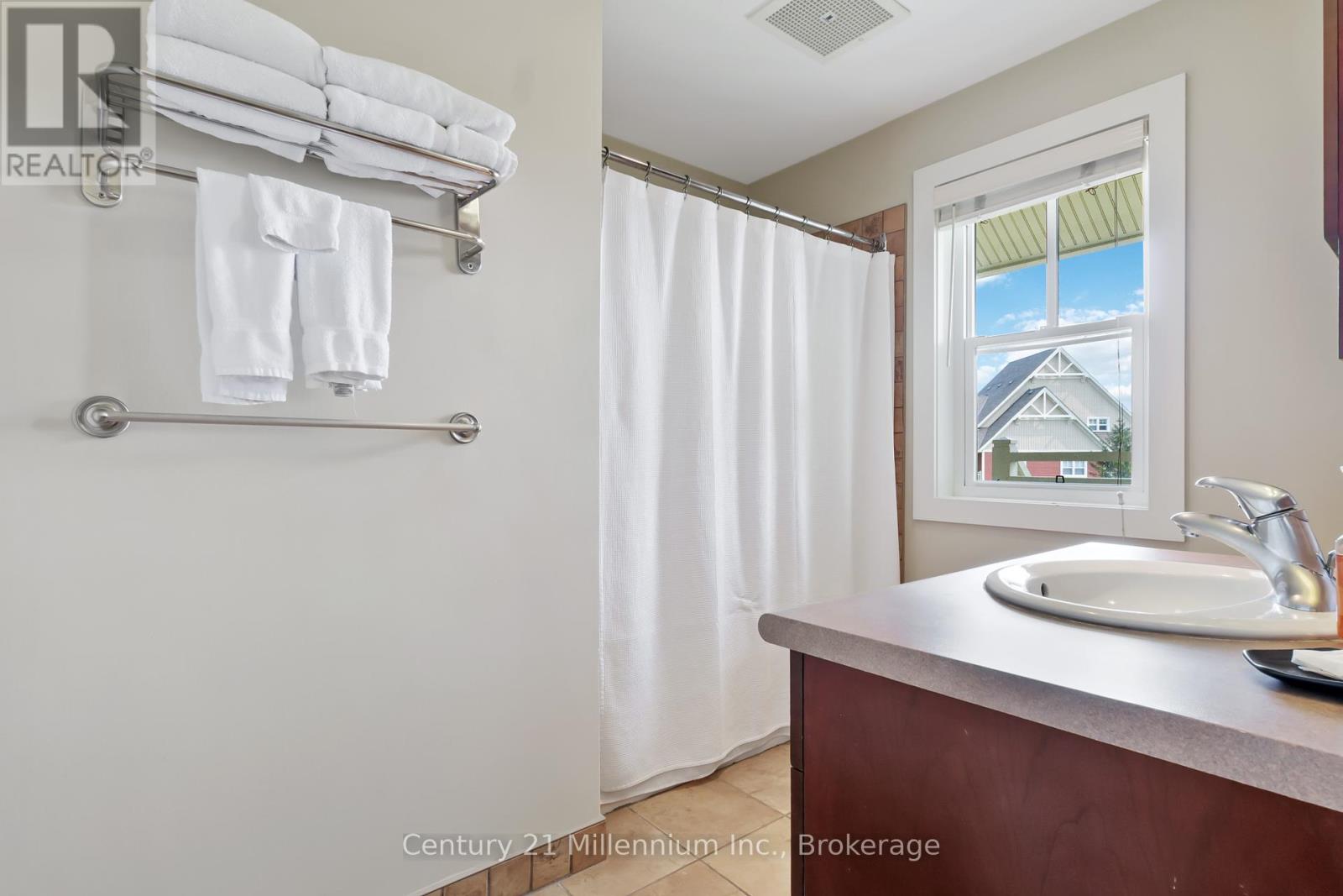 239 - 130 Fairway Court, Blue Mountains, Ontario  L9Y 0P8 - Photo 28 - X12033626