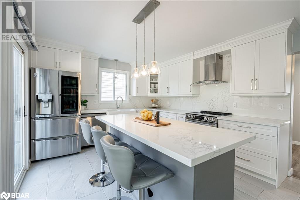 10 Rosenfeld Drive, Barrie, Ontario  L4M 5X1 - Photo 2 - 40707866