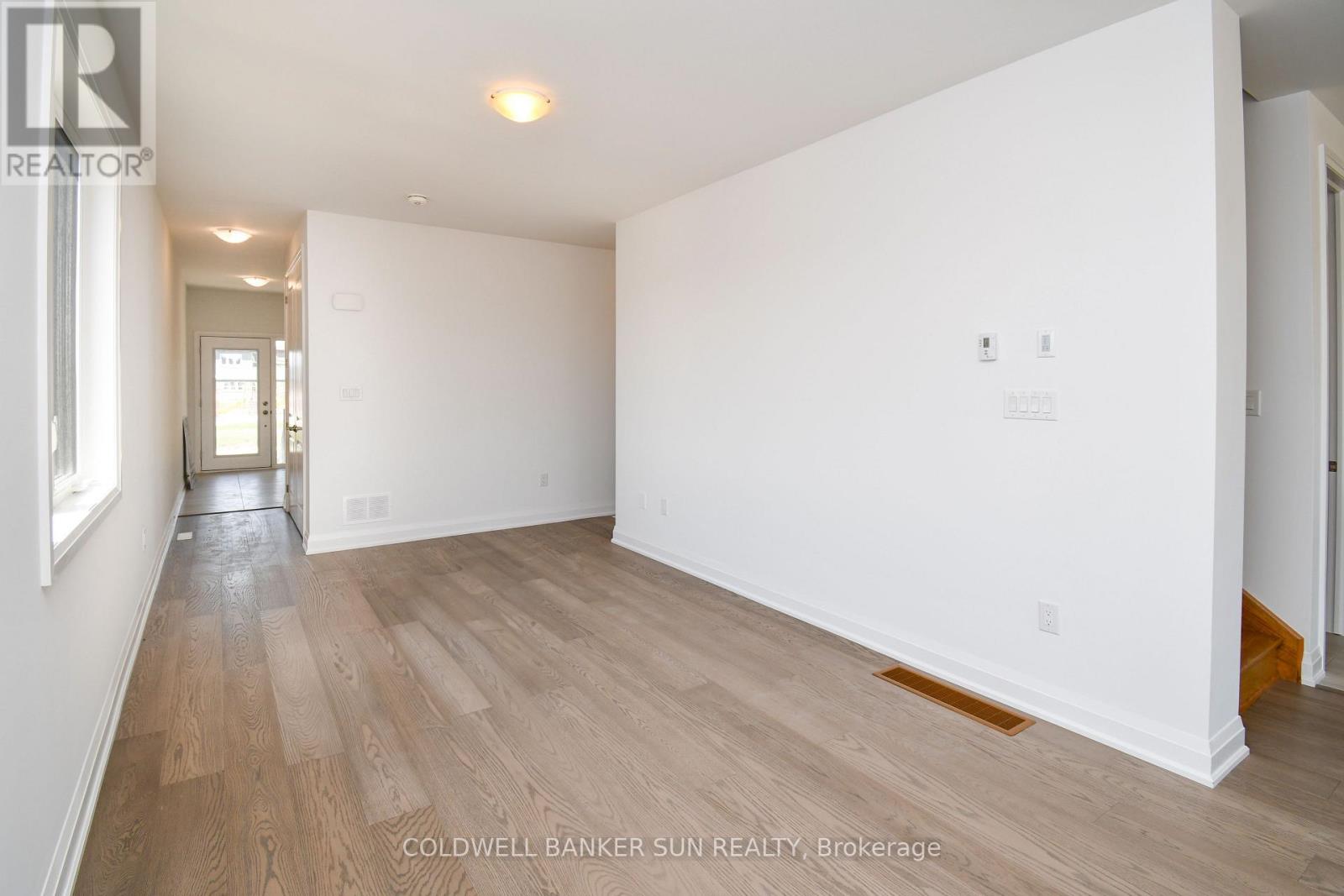 3 Gateway Drive, Barrie, Ontario  L9J 0V1 - Photo 14 - S12033623