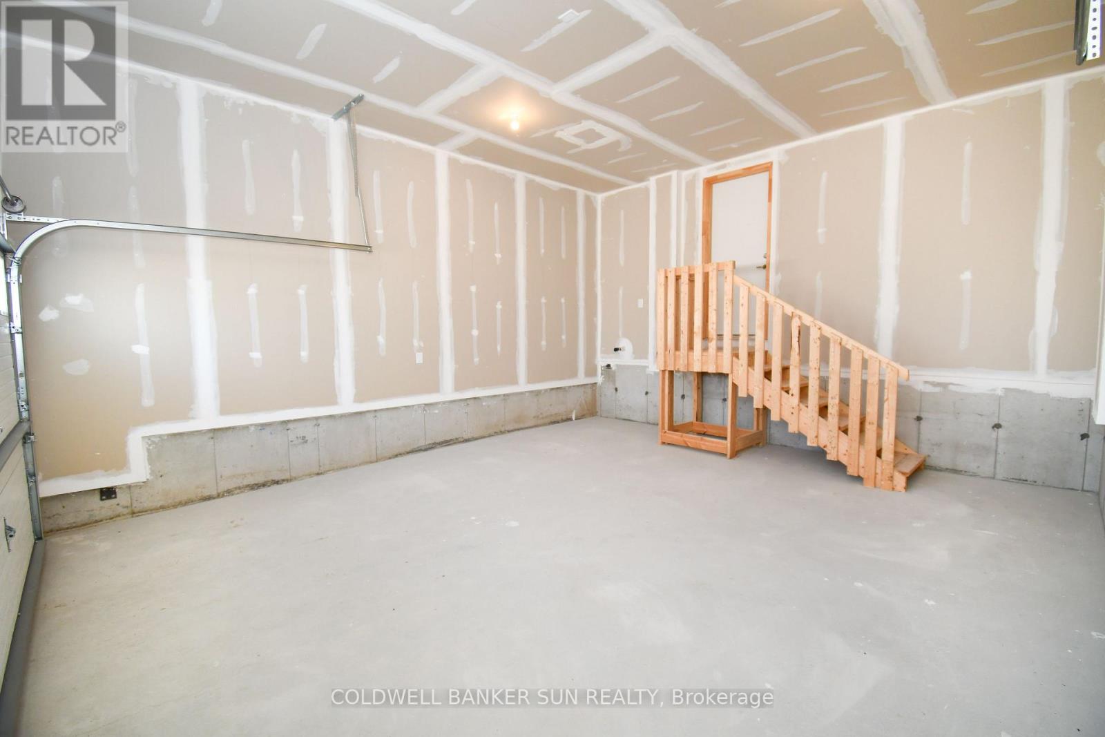 3 Gateway Drive, Barrie, Ontario  L9J 0V1 - Photo 47 - S12033623