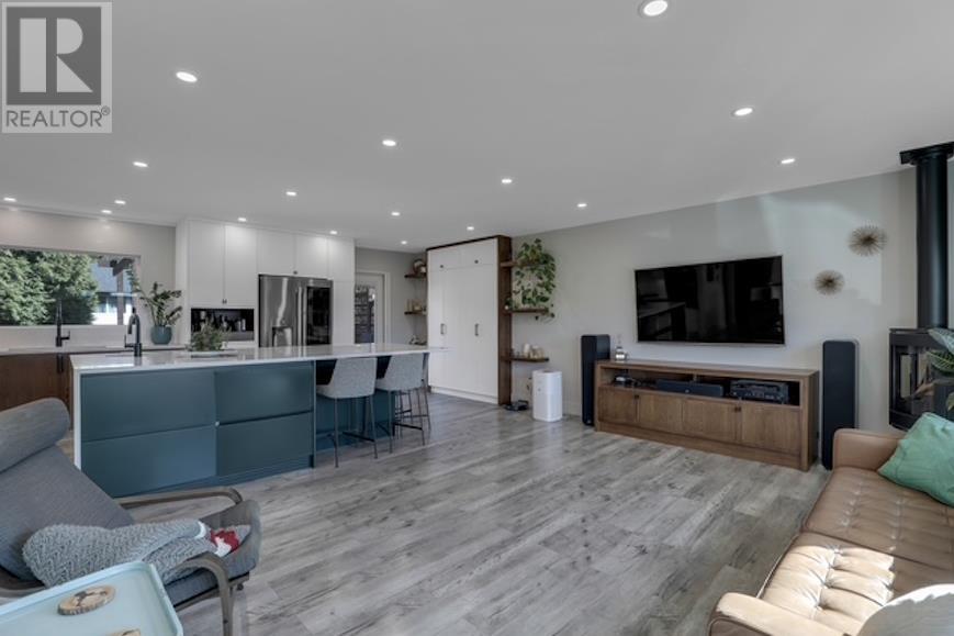 11918 Bonson Road, Pitt Meadows, British Columbia  V3Y 1K4 - Photo 12 - R2979066