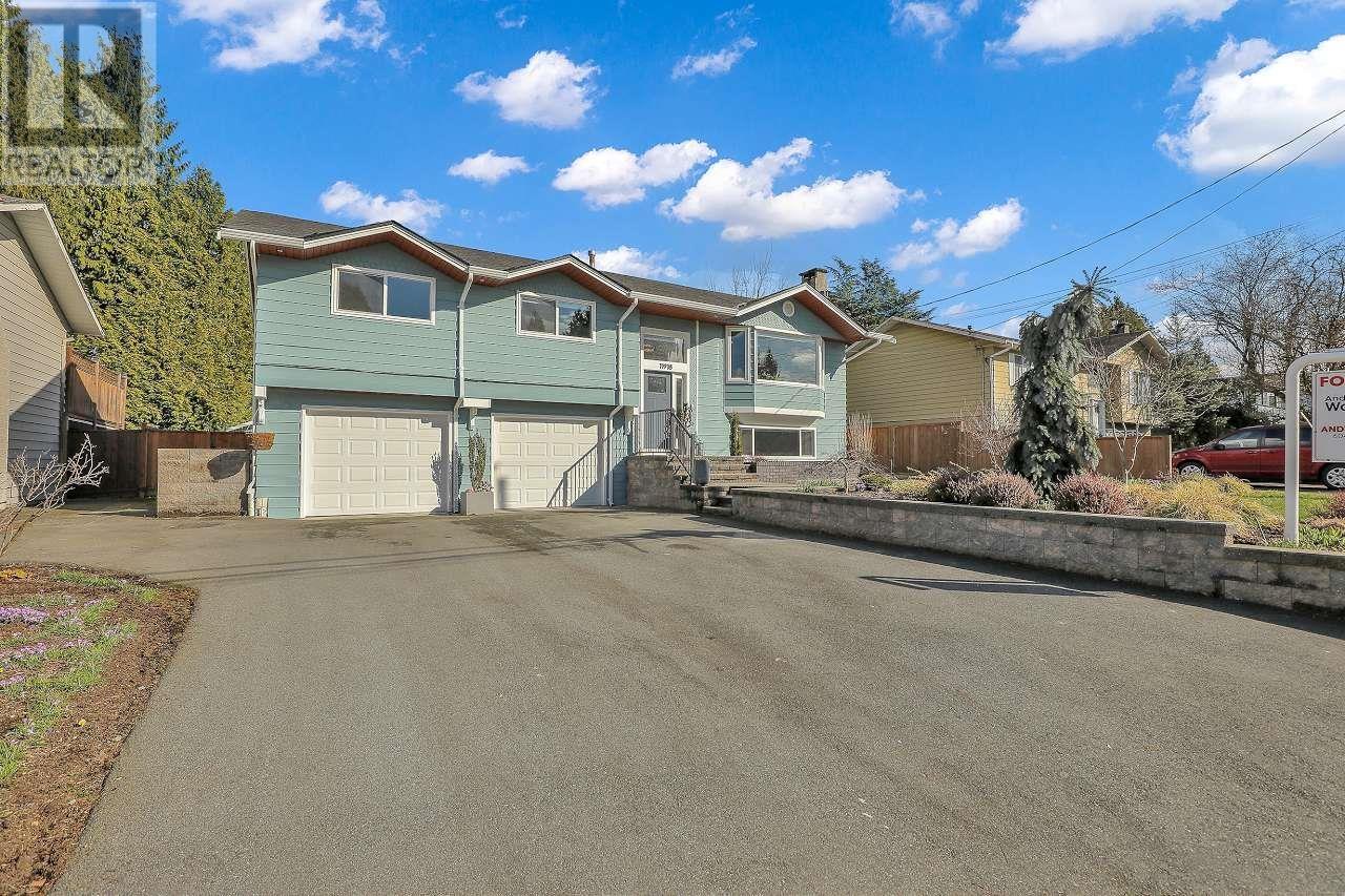 11918 Bonson Road, Pitt Meadows, British Columbia  V3Y 1K4 - Photo 2 - R2979066