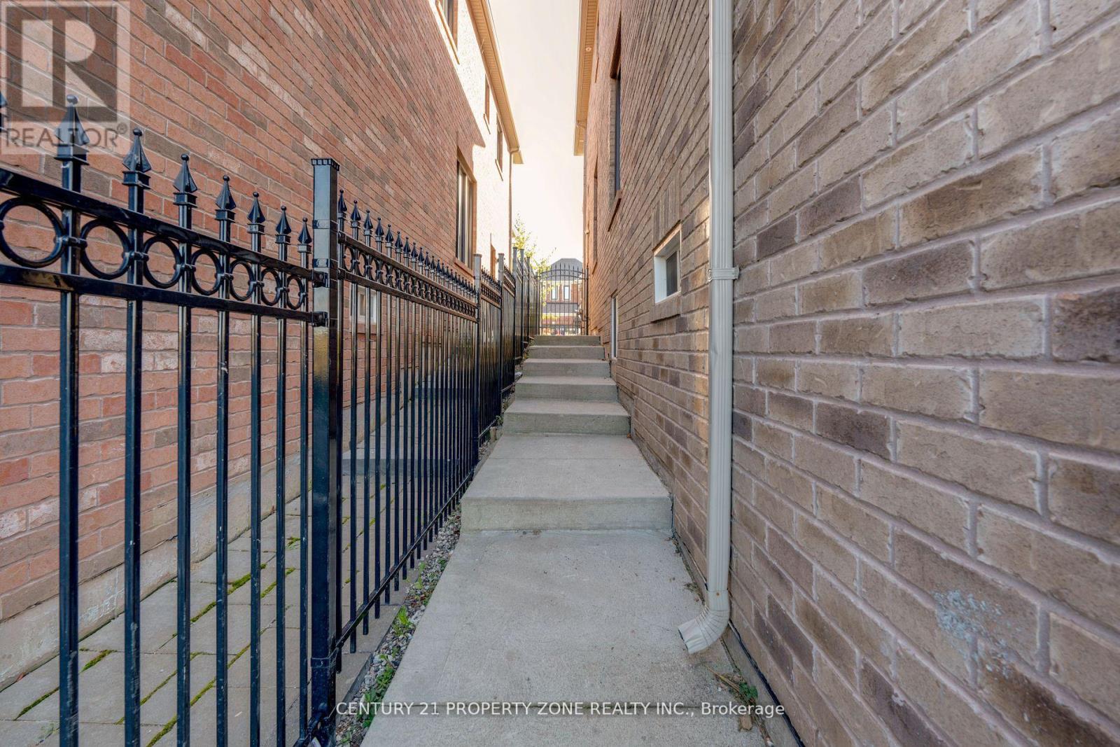37 Alister Drive, Brampton, Ontario  L6X 5G1 - Photo 29 - W12030281