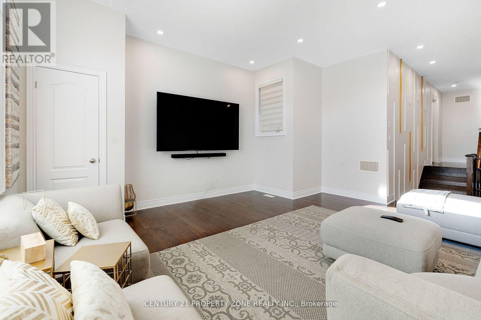 37 Alister Drive, Brampton, Ontario  L6X 5G1 - Photo 9 - W12030281