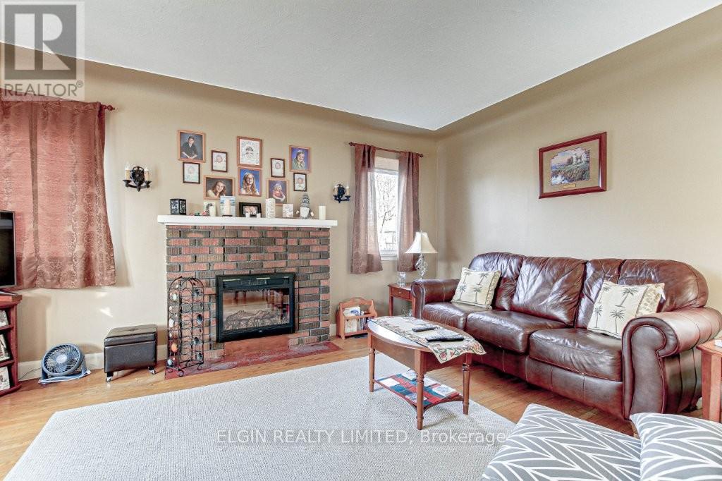 Photo 5 of 28 for 128 Myrtle Street