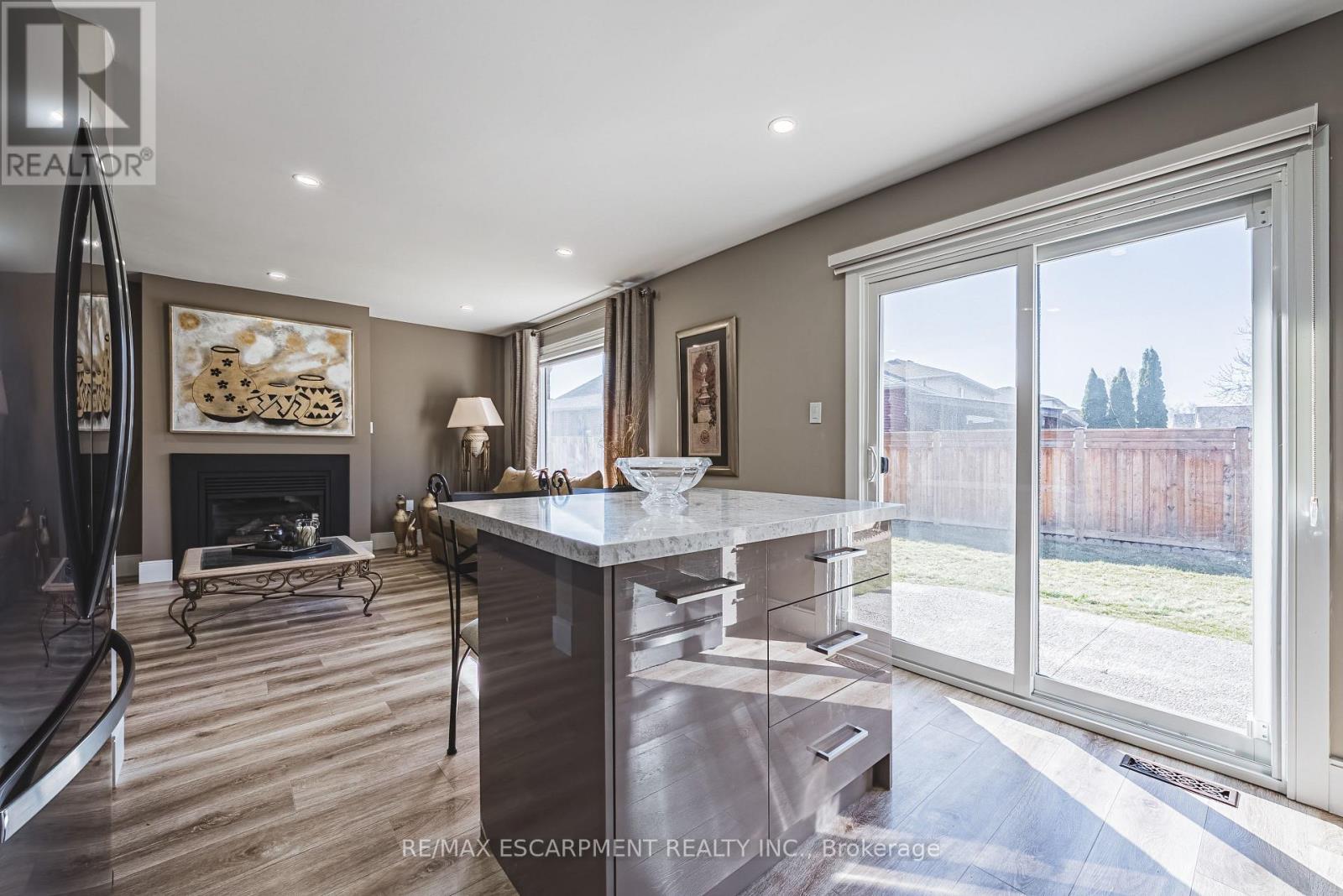 103 Broughton Avenue, Hamilton, Ontario  L8W 3S7 - Photo 13 - X12030291