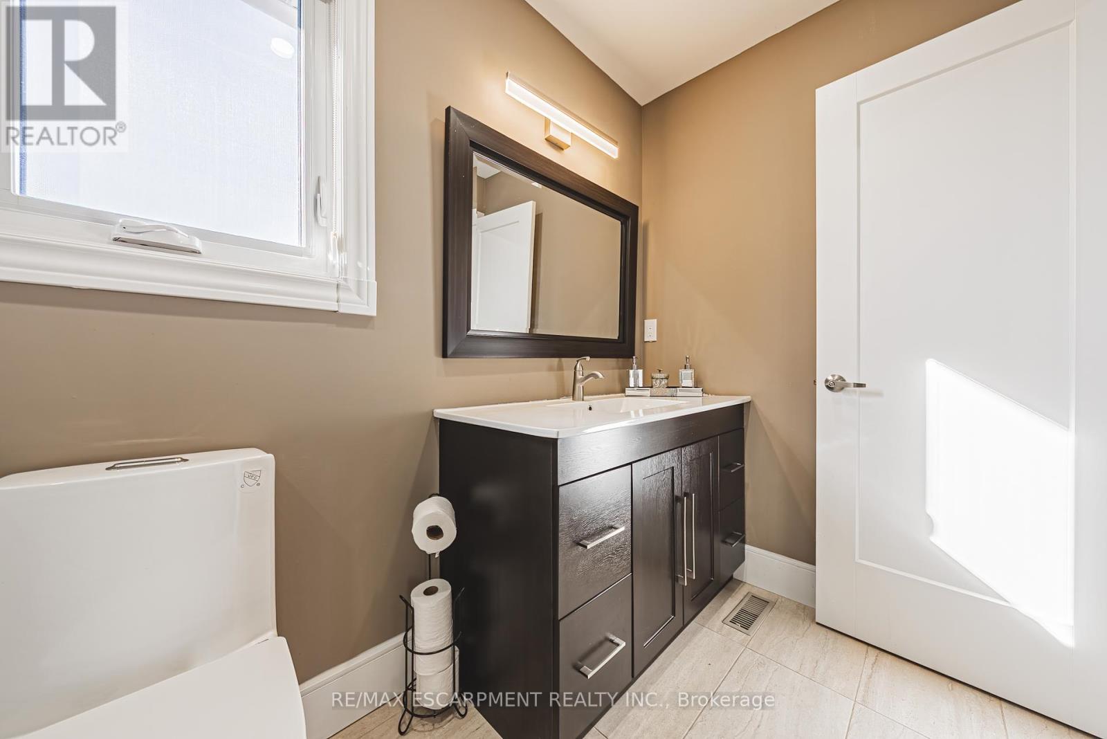 103 Broughton Avenue, Hamilton, Ontario  L8W 3S7 - Photo 23 - X12030291