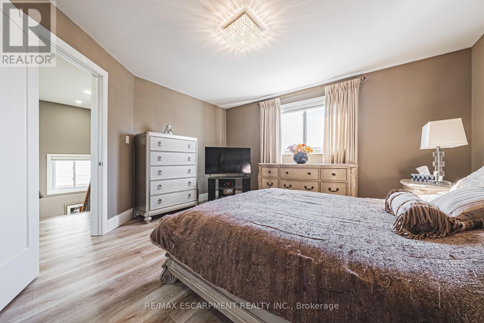 103 Broughton Avenue, Hamilton, Ontario  L8W 3S7 - Photo 25 - X12030291