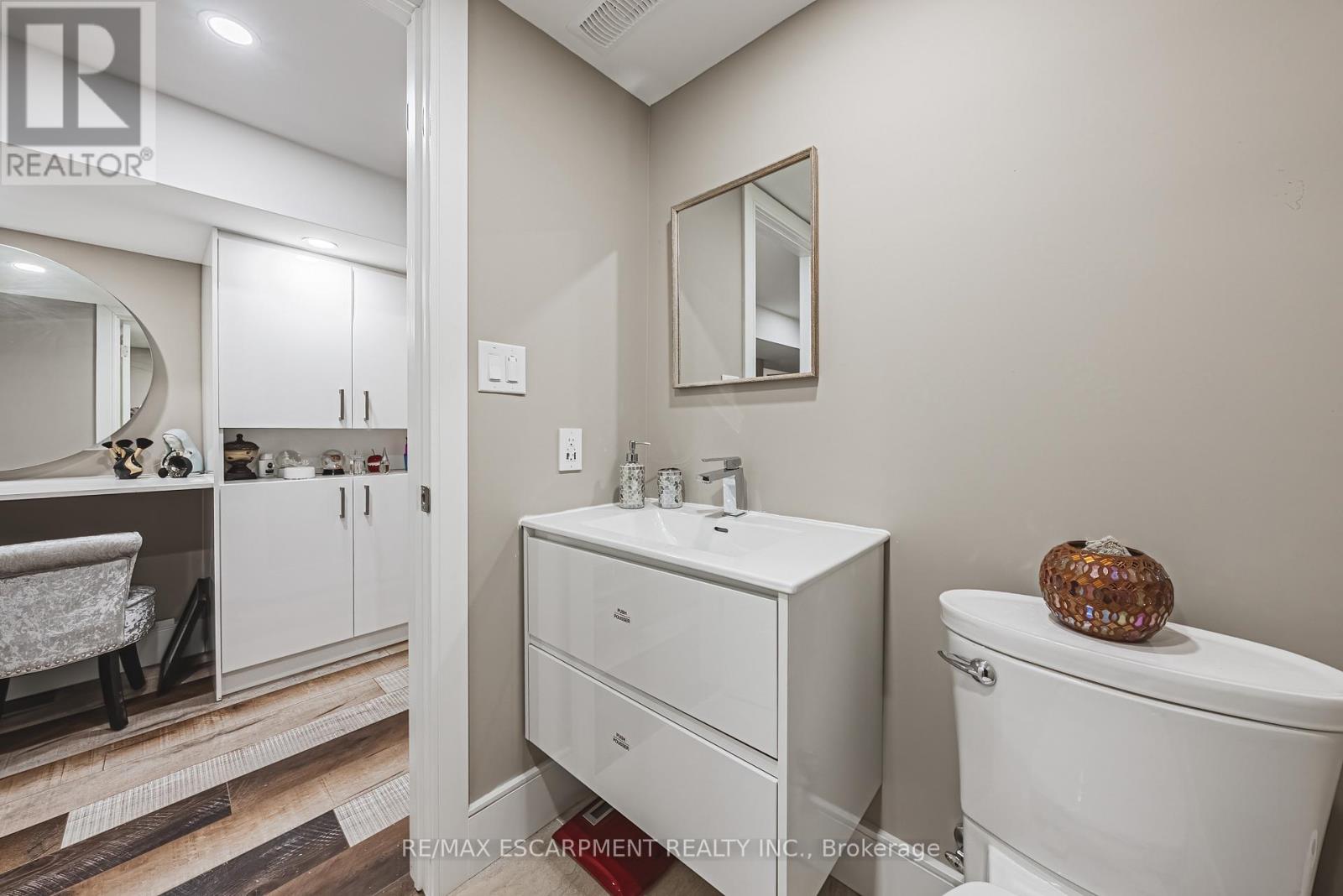 103 Broughton Avenue, Hamilton, Ontario  L8W 3S7 - Photo 32 - X12030291