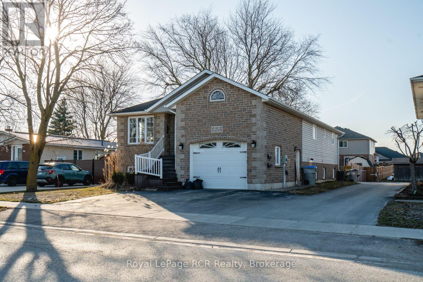 625 Wallace Avenue S, North Perth, Ontario  N4W 1Y7 - Photo 3 - X12033723