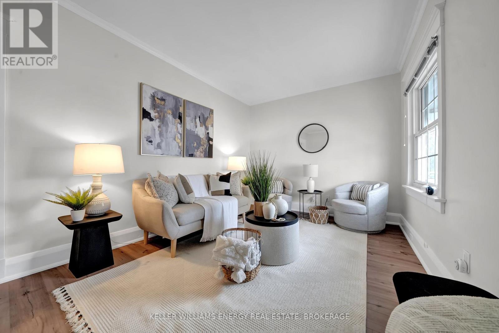 Property at 139 HURON STREET image 4