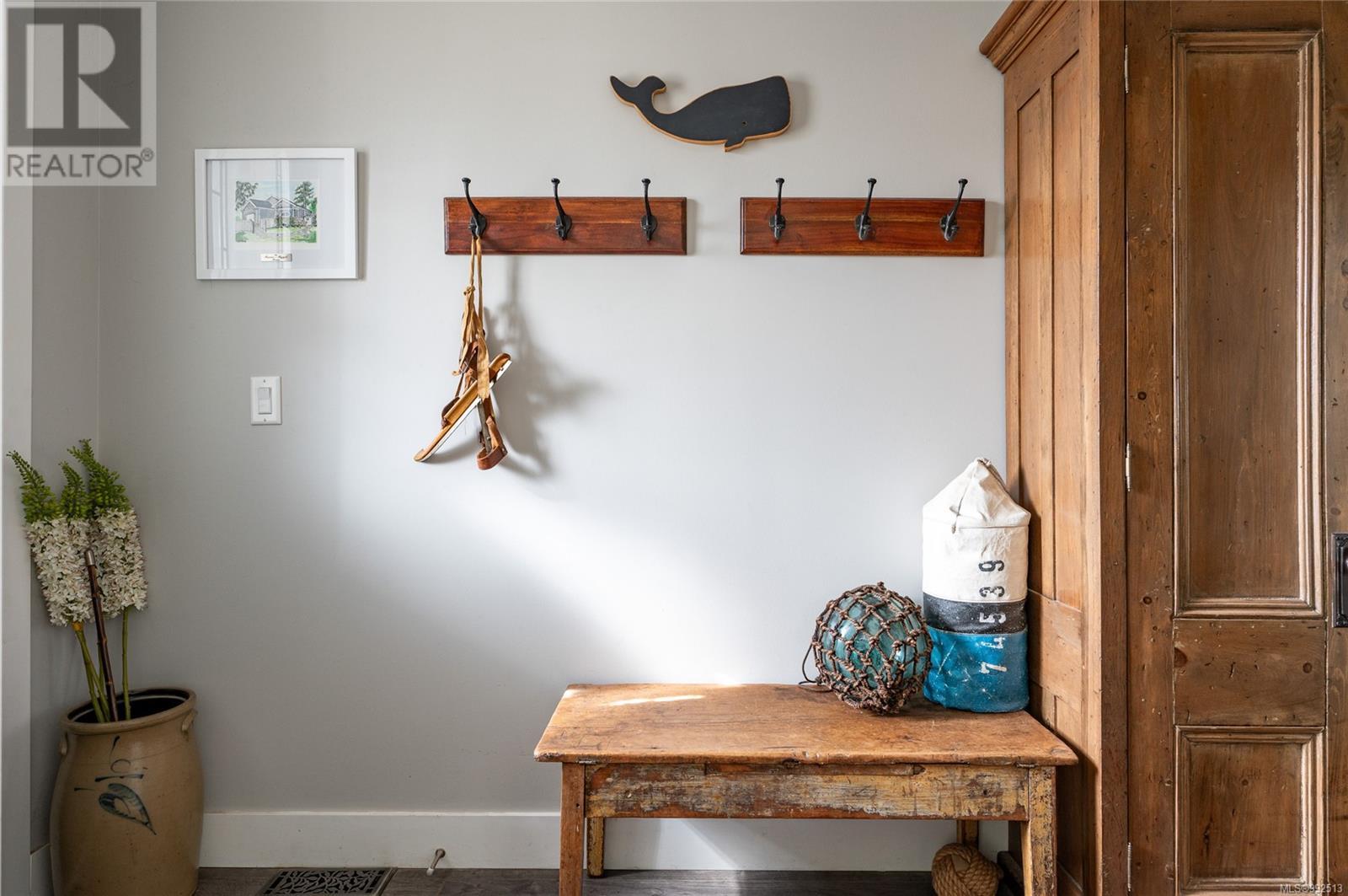 Property at 2118 Village Dr image 4