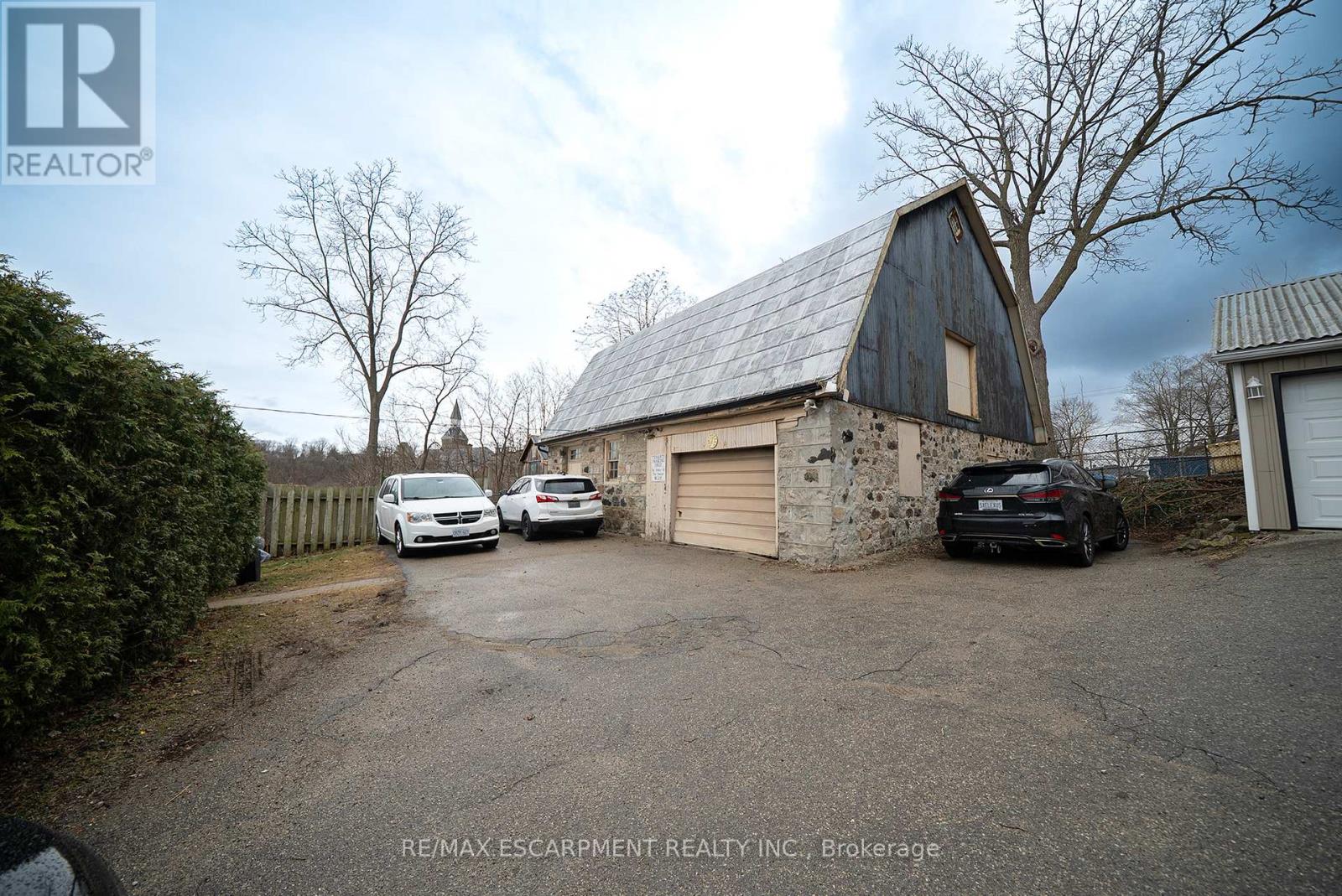 142 Grand River Street N, Brant, Ontario  N3L 2M5 - Photo 31 - X12033778