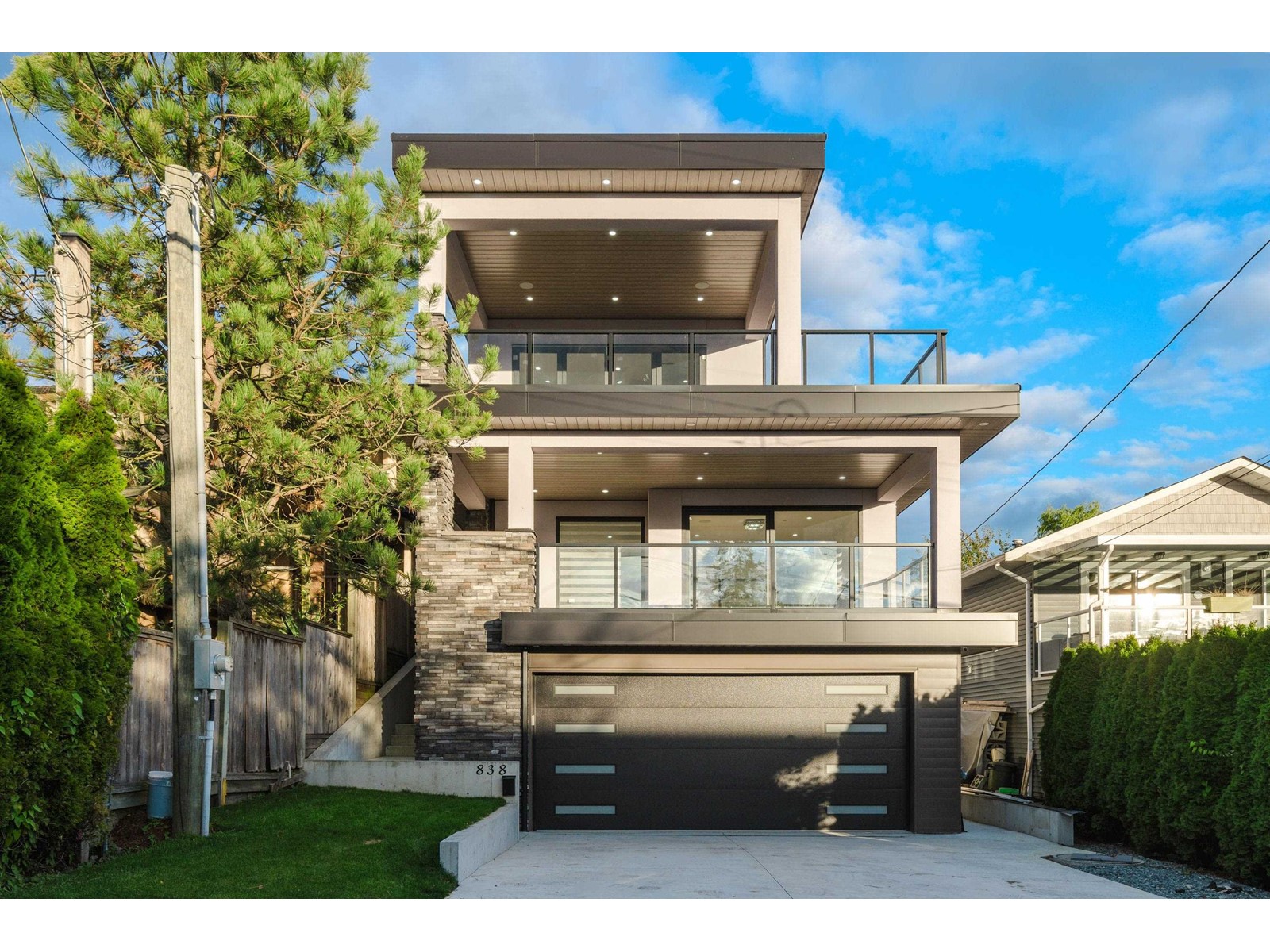 Property at 838 STEVENS STREET image 1