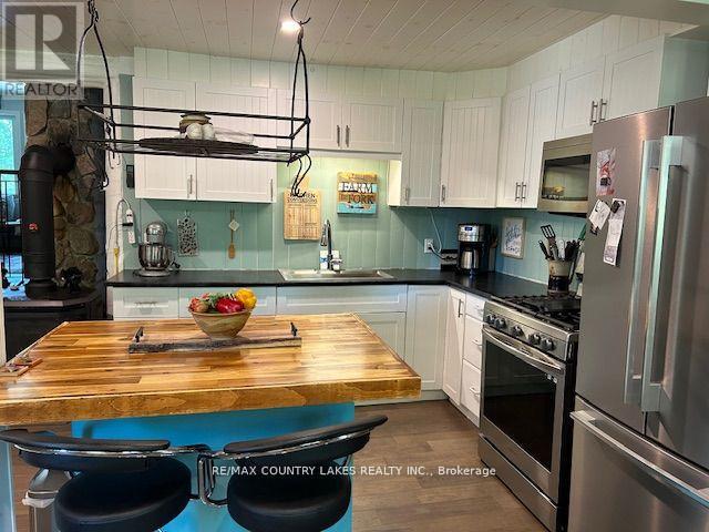 Property at 2481 LAKESHORE DRIVE image 4
