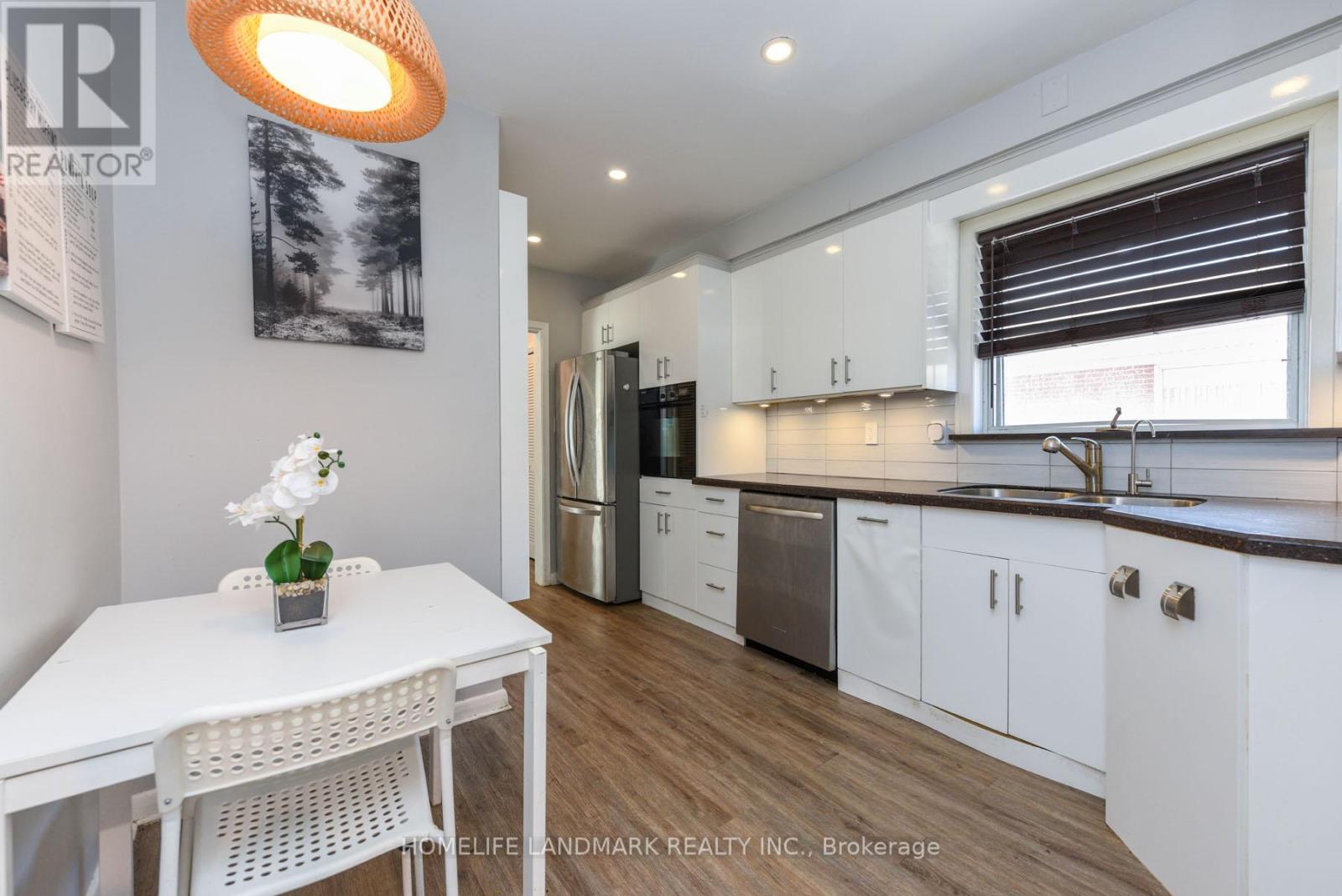 19 Belgate Place, Toronto, Ontario  M9C 3Y5 - Photo 11 - W12033893