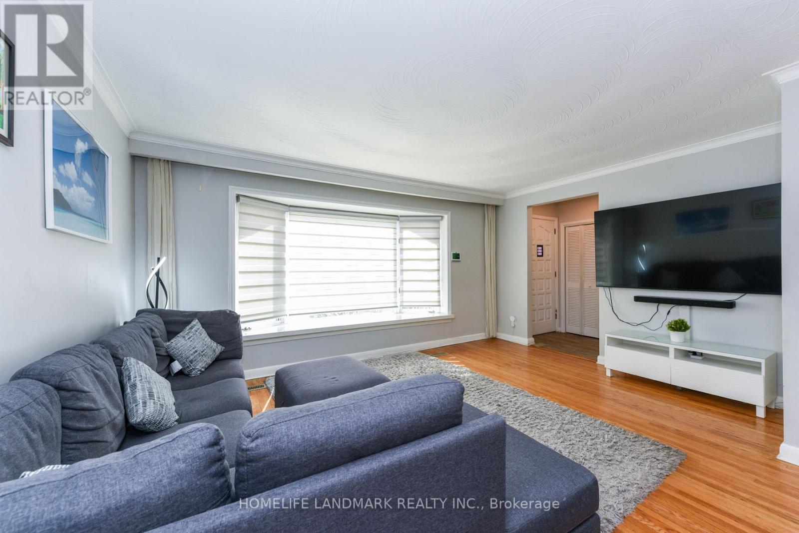 19 Belgate Place, Toronto, Ontario  M9C 3Y5 - Photo 8 - W12033893