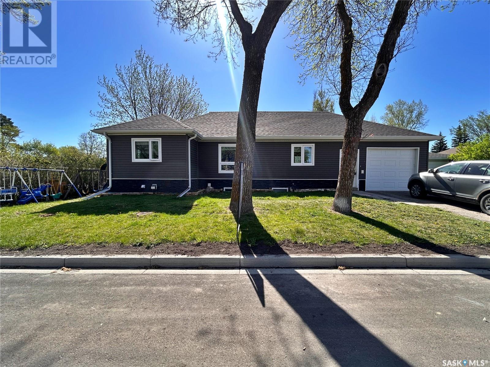 1401 Mark AVENUE, moosomin, Saskatchewan
