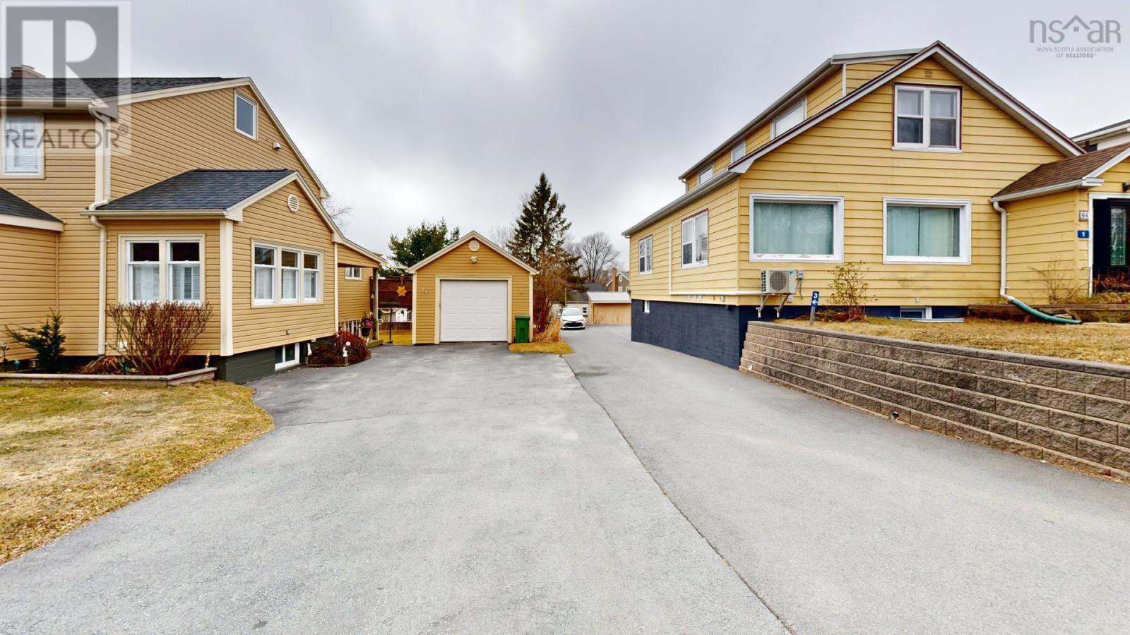 66 Pleasant Street, Dartmouth, Nova Scotia  B2Y 3P5 - Photo 2 - 202505493