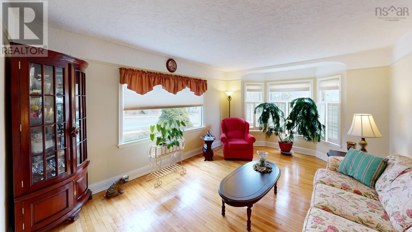 66 Pleasant Street, Dartmouth, Nova Scotia  B2Y 3P5 - Photo 4 - 202505493