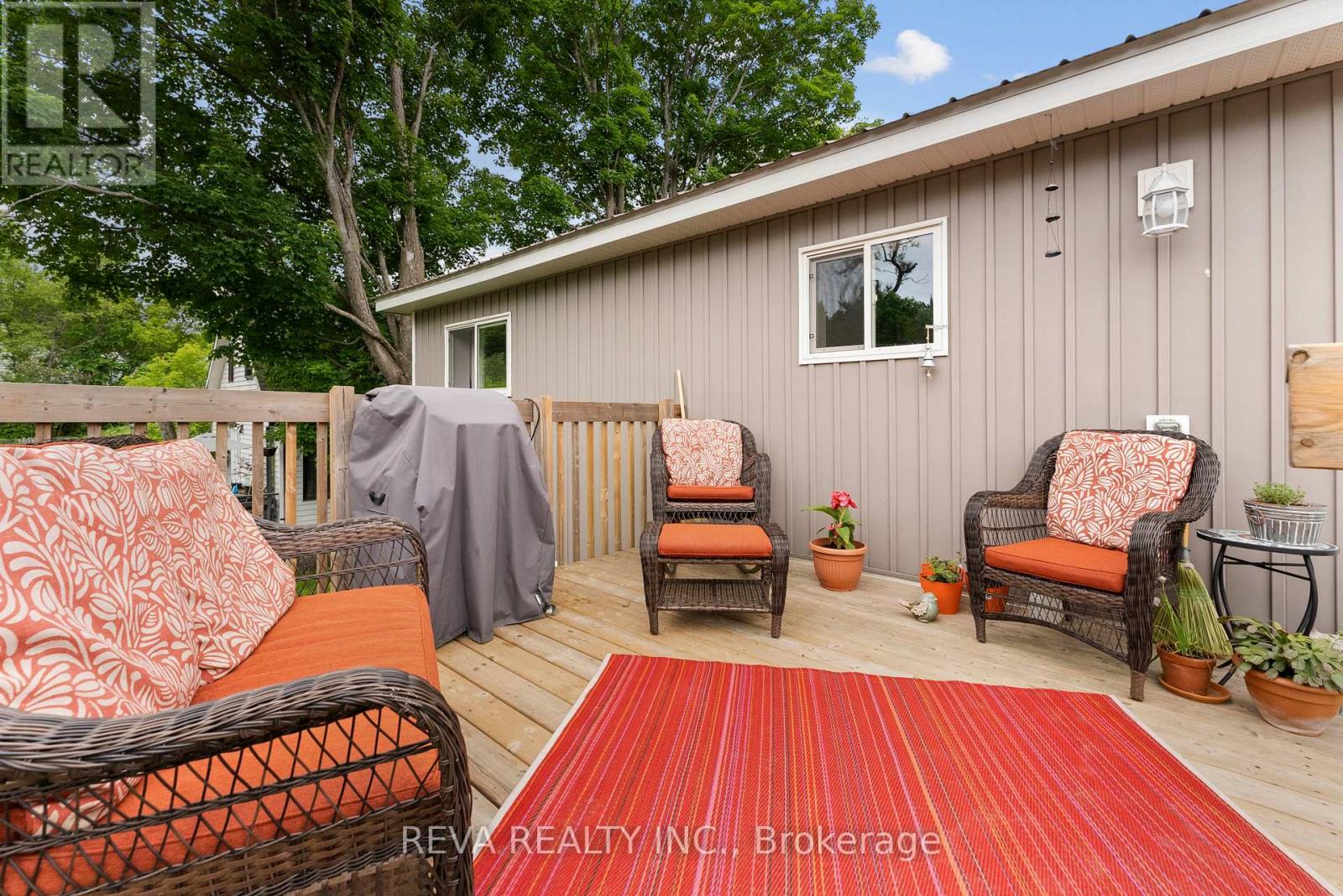 Property at 64 BRIDGE STREET E image 2