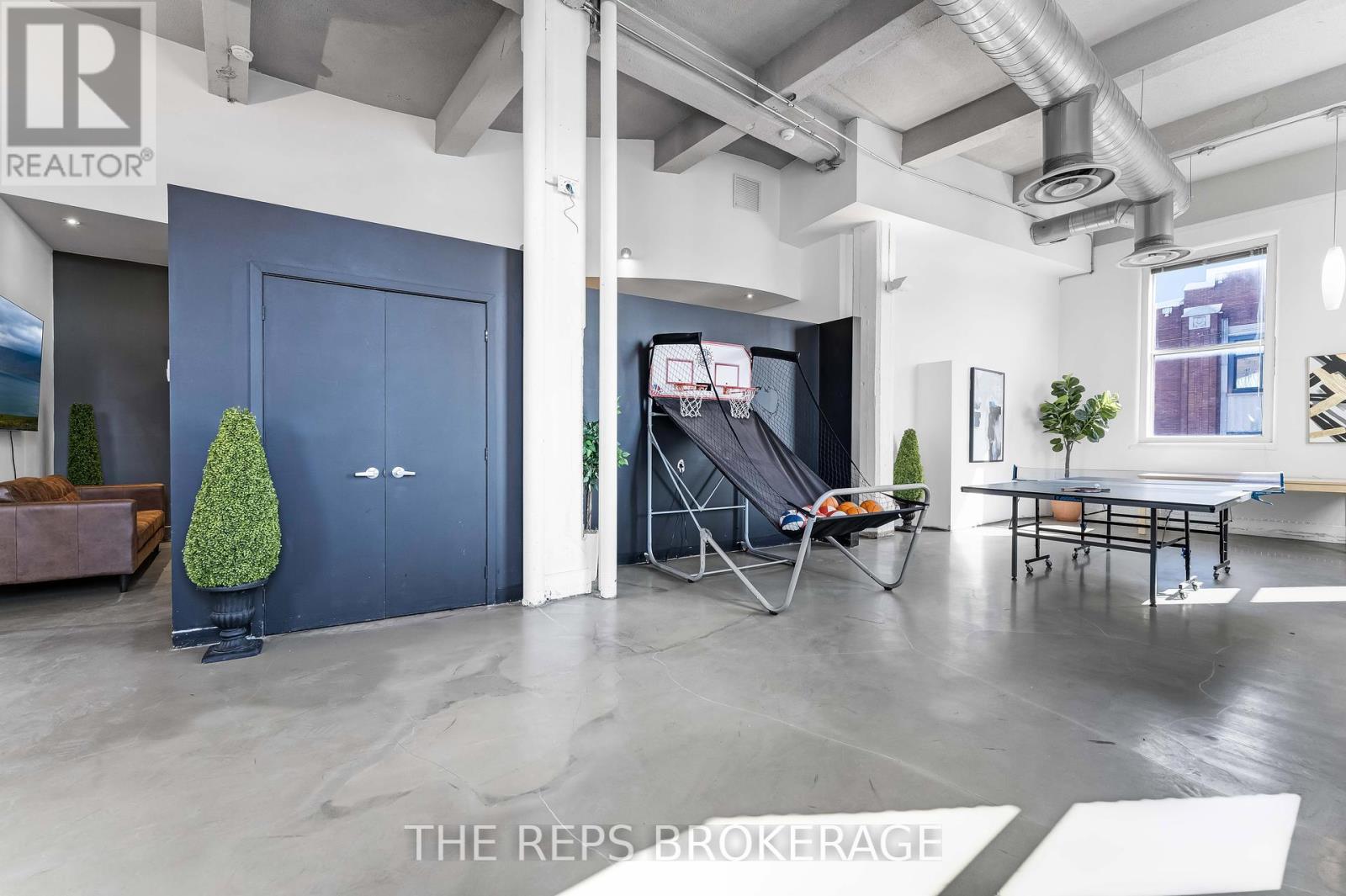 Upper Unit - 43 Eccles Street N, Ottawa, Ontario  K1R 6S3 - Photo 18 - X12033981