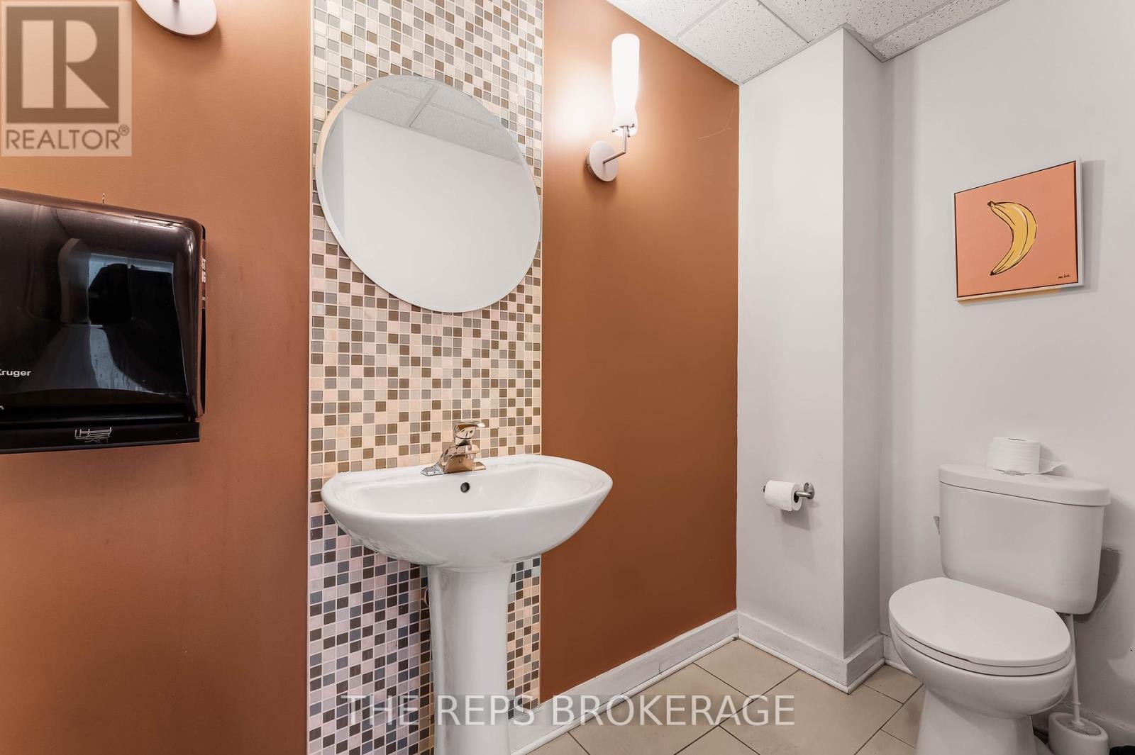 Upper Unit - 43 Eccles Street N, Ottawa, Ontario  K1R 6S3 - Photo 26 - X12033981