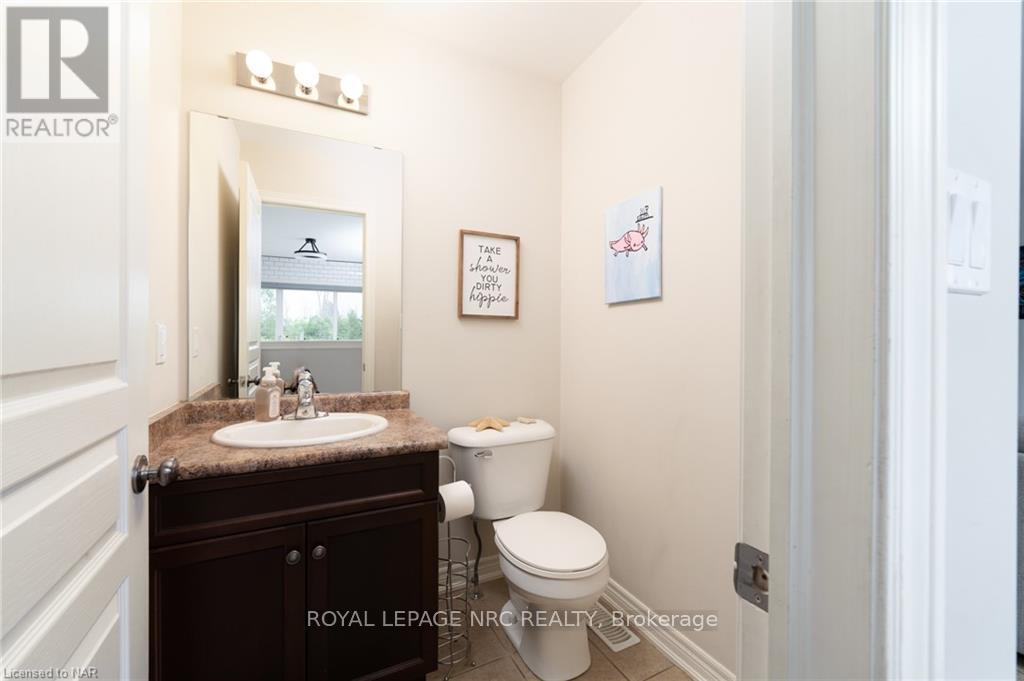 535 Carrie Avenue, Fort Erie (Point Abino), Ontario  L0S 1N0 - Photo 16 - X12033923