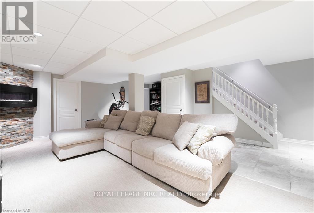 535 Carrie Avenue, Fort Erie (Point Abino), Ontario  L0S 1N0 - Photo 26 - X12033923