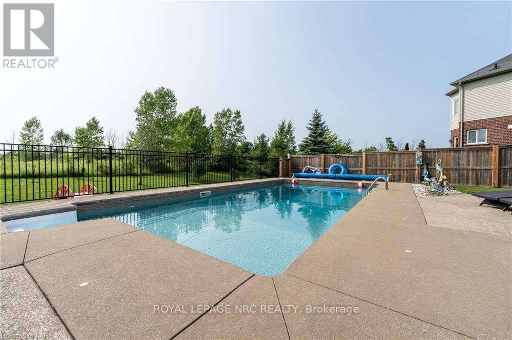 535 Carrie Avenue, Fort Erie (Point Abino), Ontario  L0S 1N0 - Photo 40 - X12033923