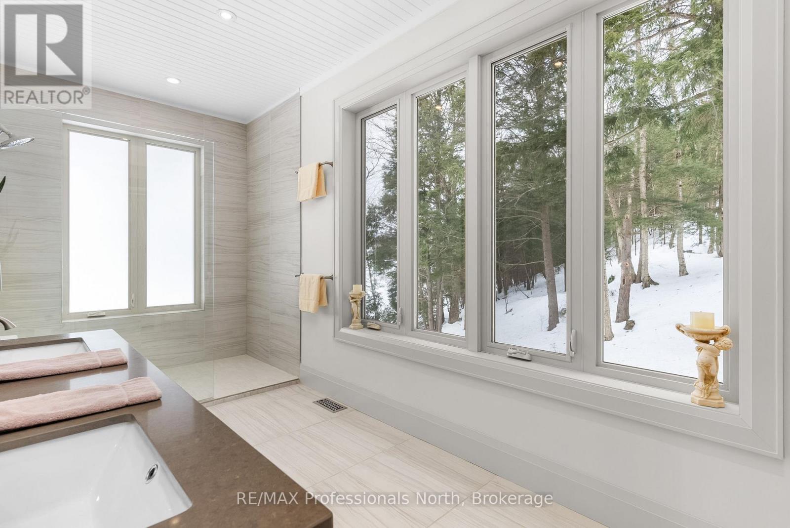 41 Clubhouse Drive, Huntsville, Ontario  P1H 1B1 - Photo 22 - X12034009