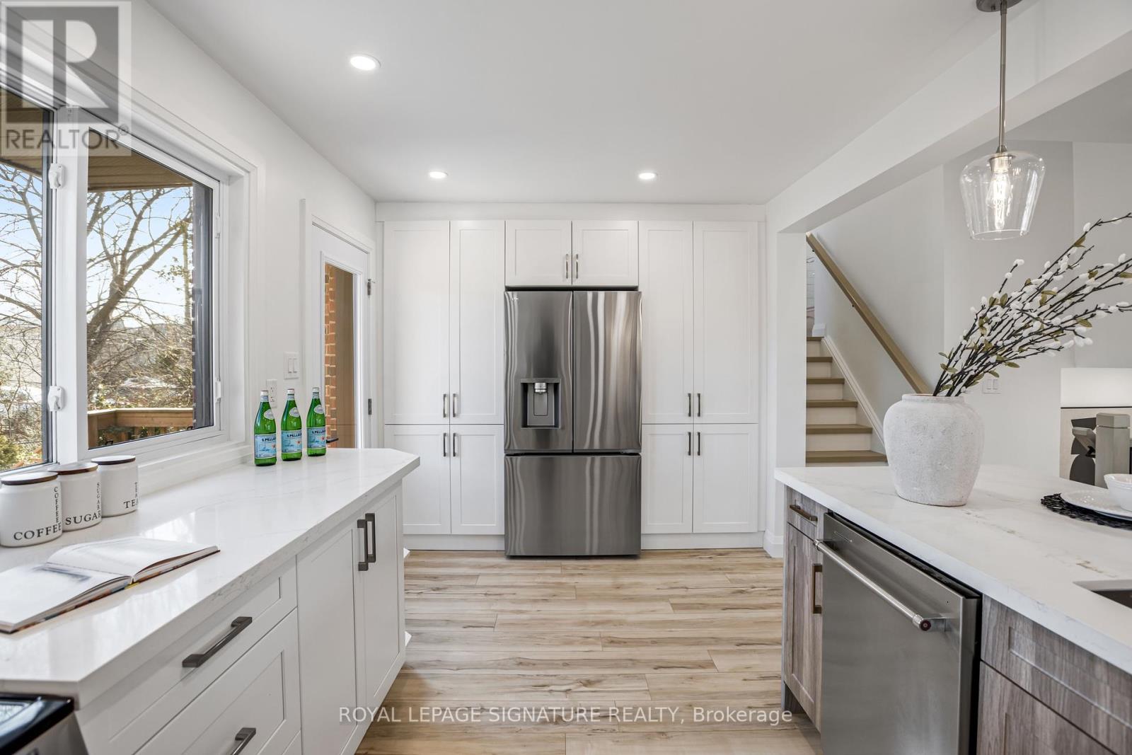 Property at 181 BROADLANDS BOULEVARD image 4