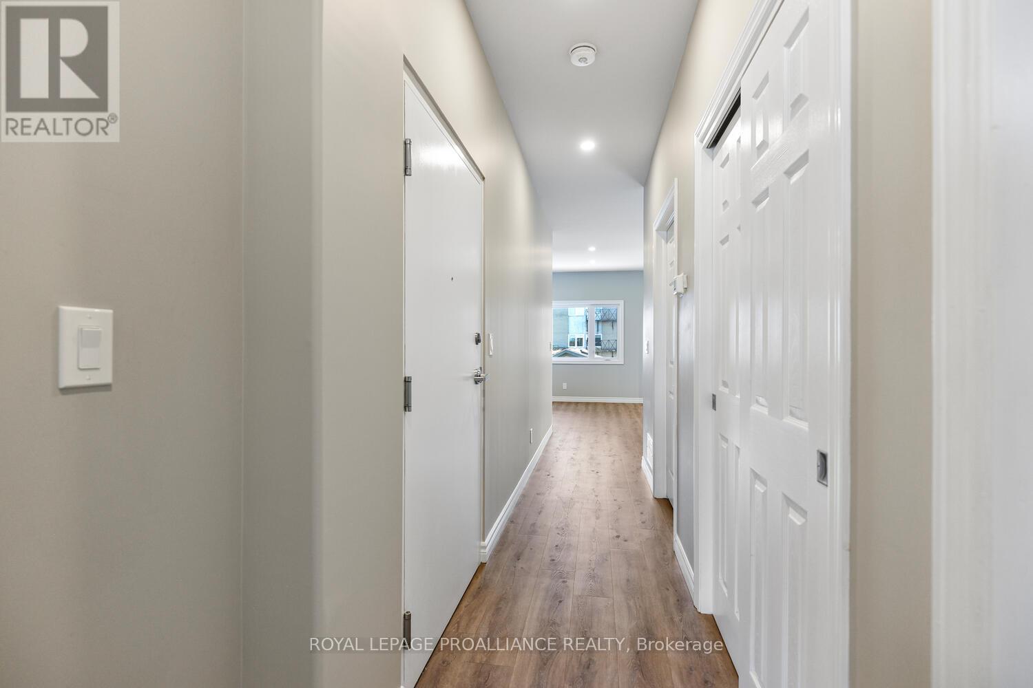 9 Pearl Street E, Brockville, Ontario  K6V 1P1 - Photo 7 - X12032892