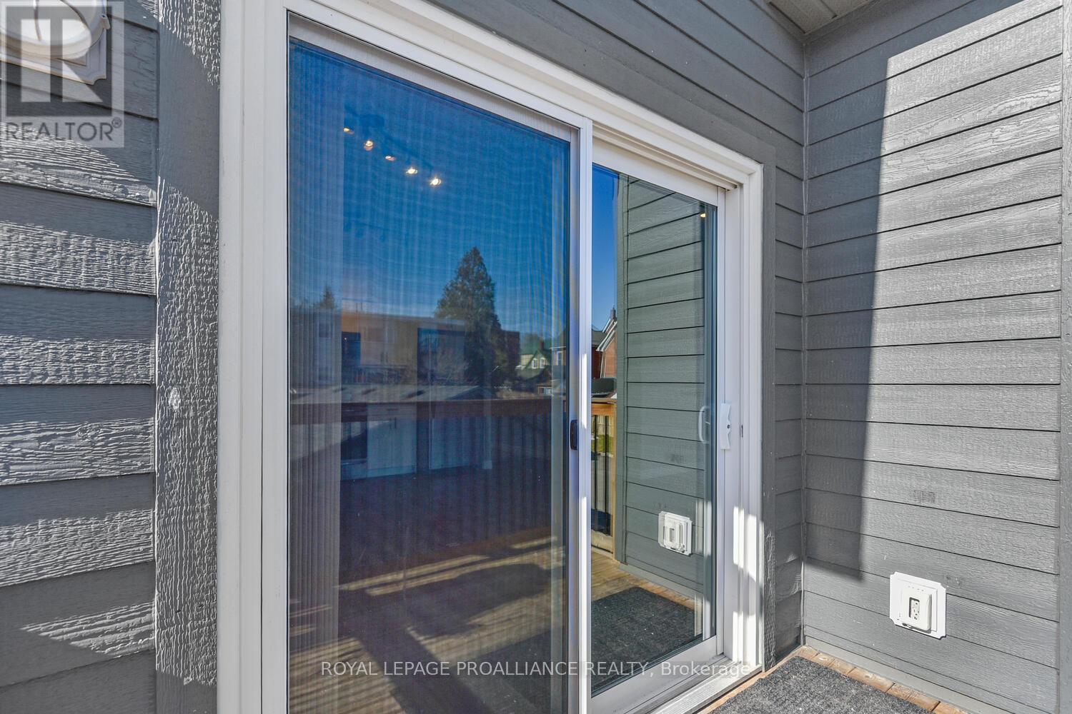 9 Pearl Street E, Brockville, Ontario  K6V 1P1 - Photo 8 - X12032892