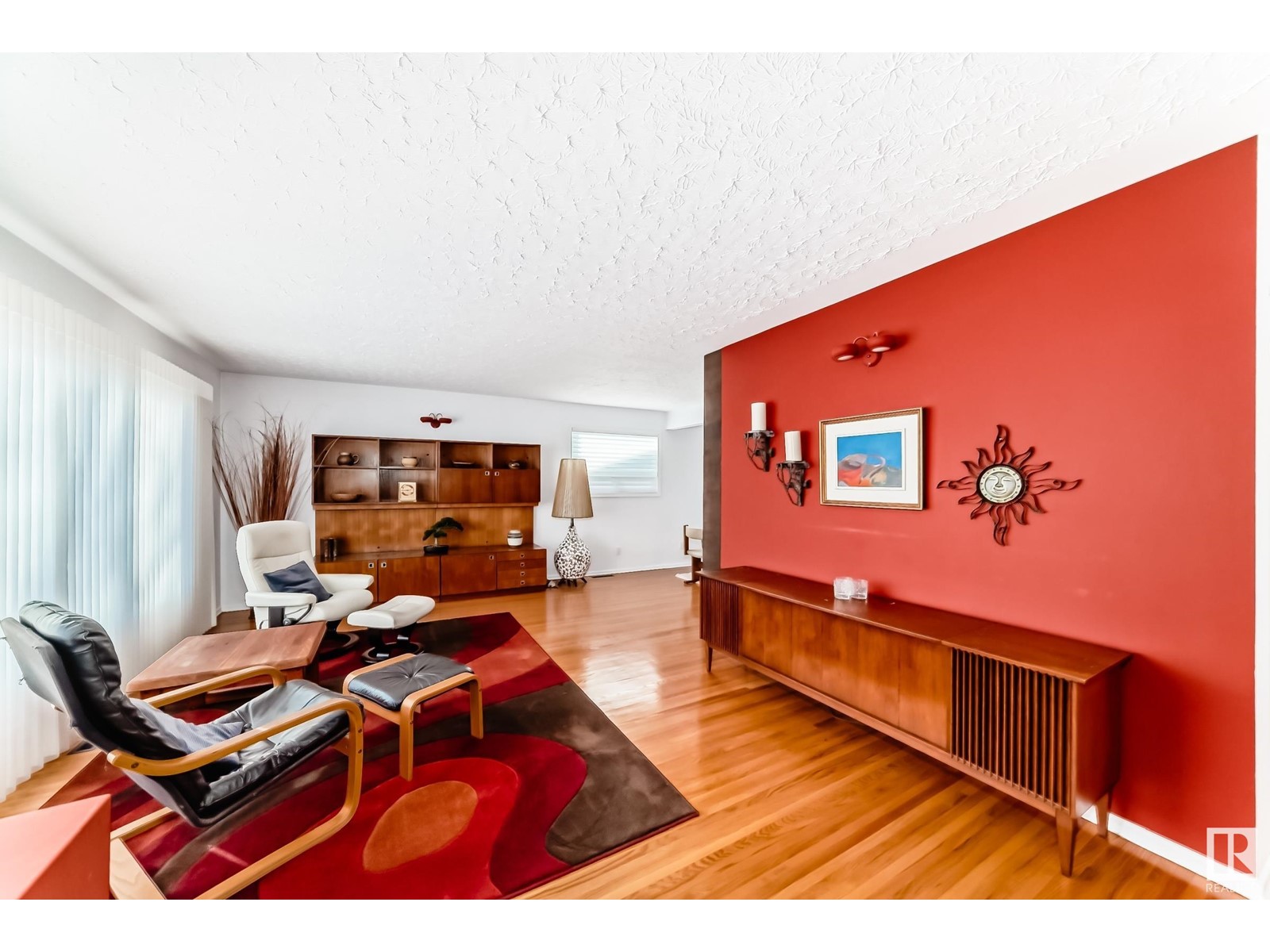 Property at 14624 87 AV NW image 5