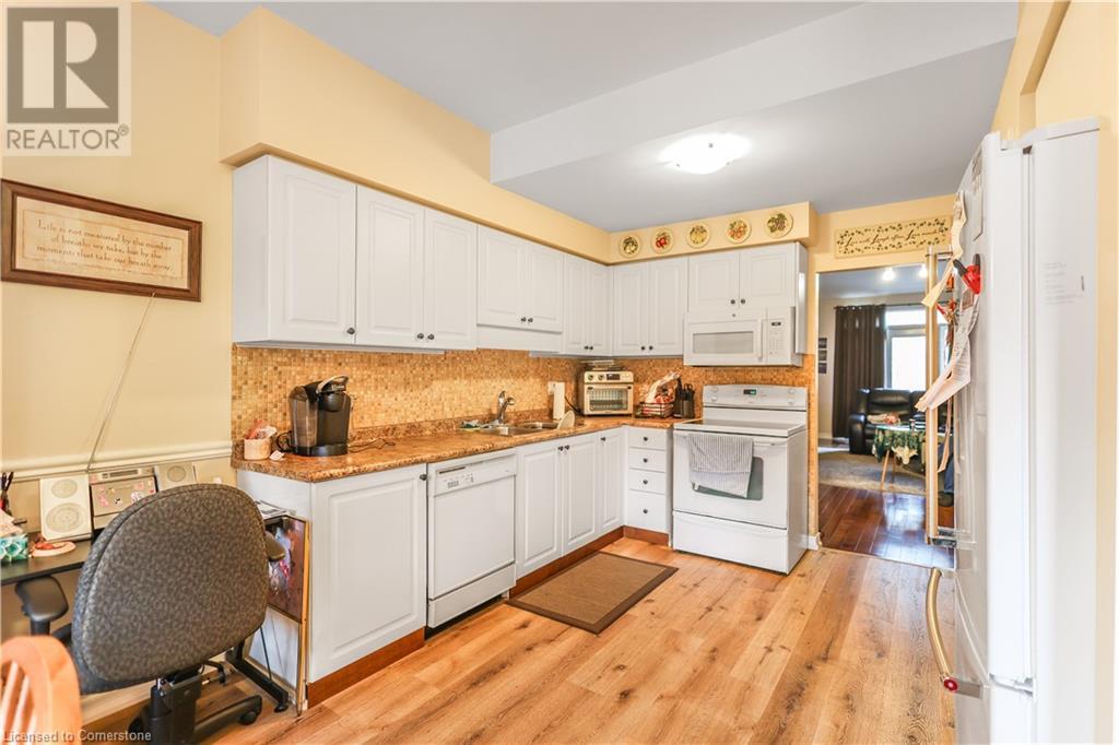 Property at 52 POSTOAKS Drive Unit# 17 image 4
