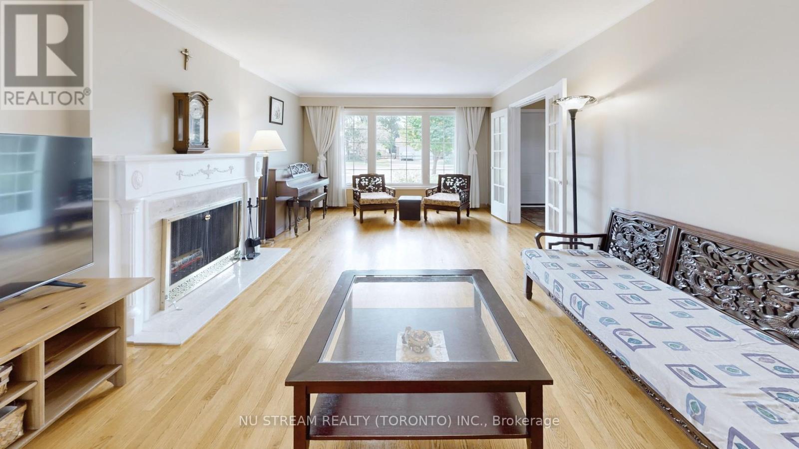 Property at 65 CLANSMAN BOULEVARD image 5