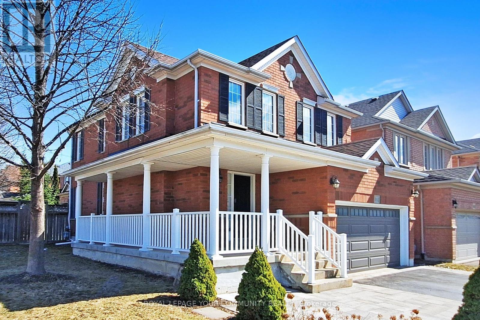Property at 861 OAKTREE CRESCENT image 4