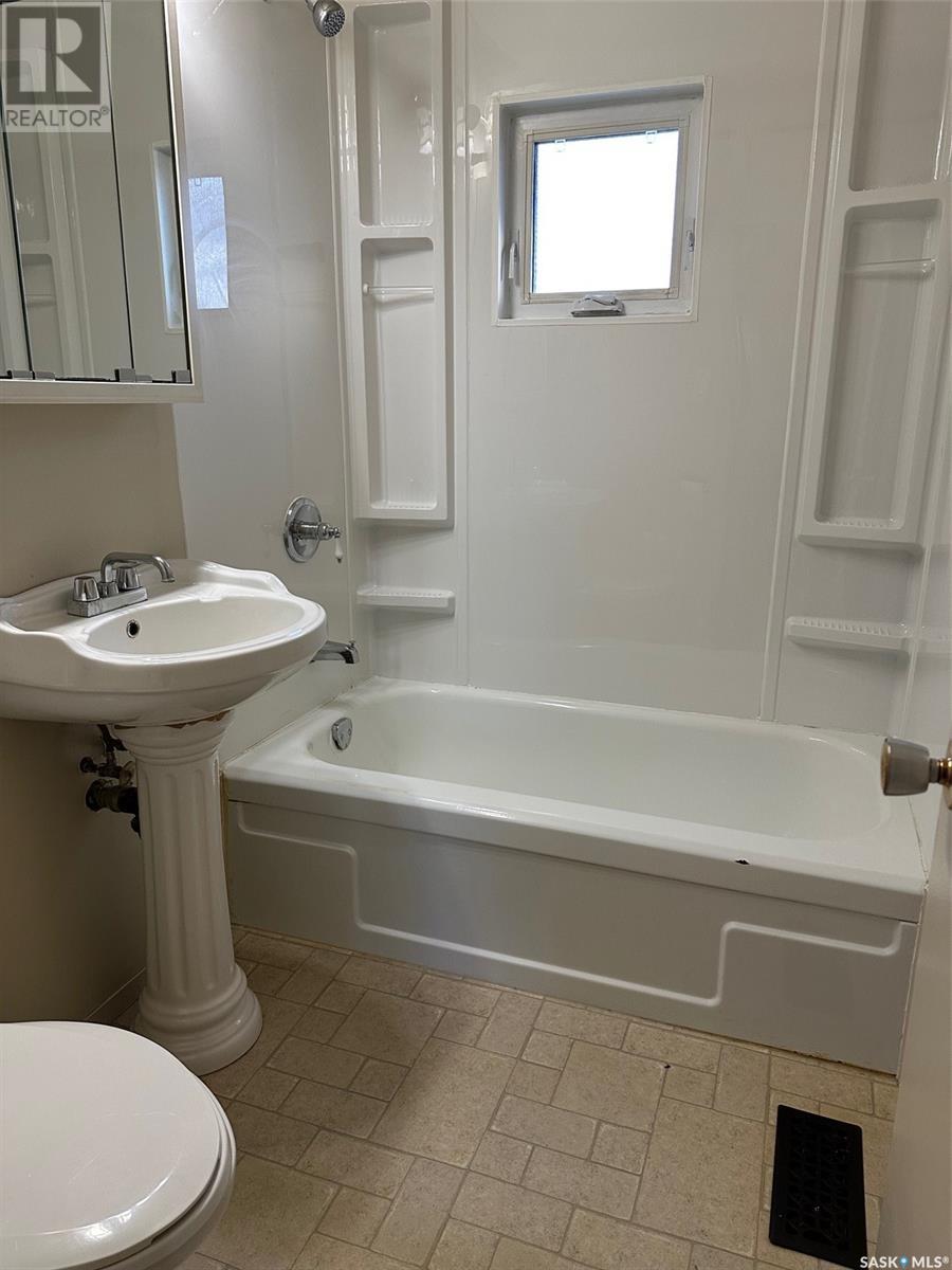 914 George Street, Estevan, Saskatchewan  S4A 1M6 - Photo 11 - SK999363